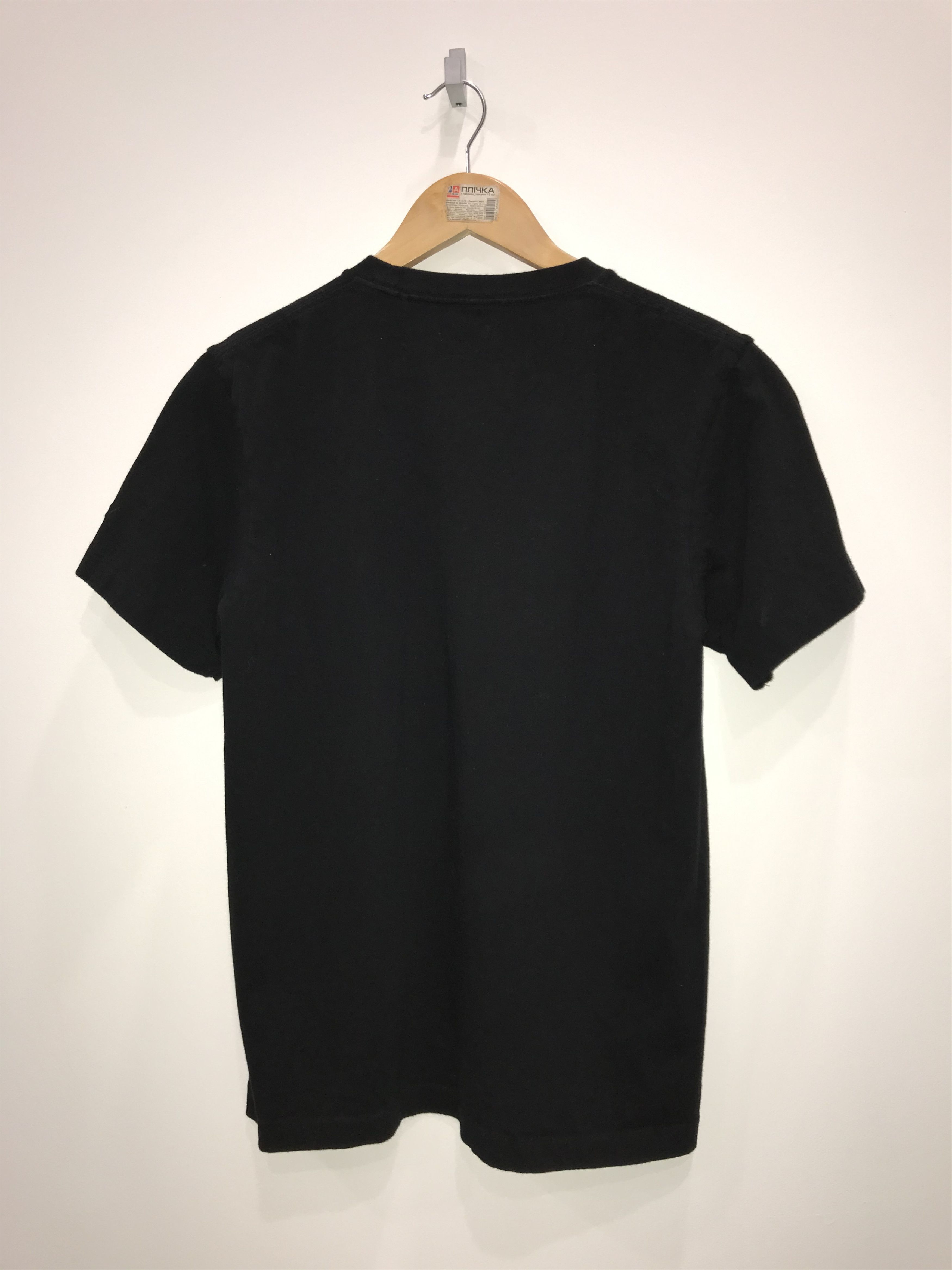 Kaws × Peanuts × Uniqlo Kaws x Peanuts x Uniqlo Pocket Black Tee Size US S / EU 44-46 / 1 - 6 Thumbnail