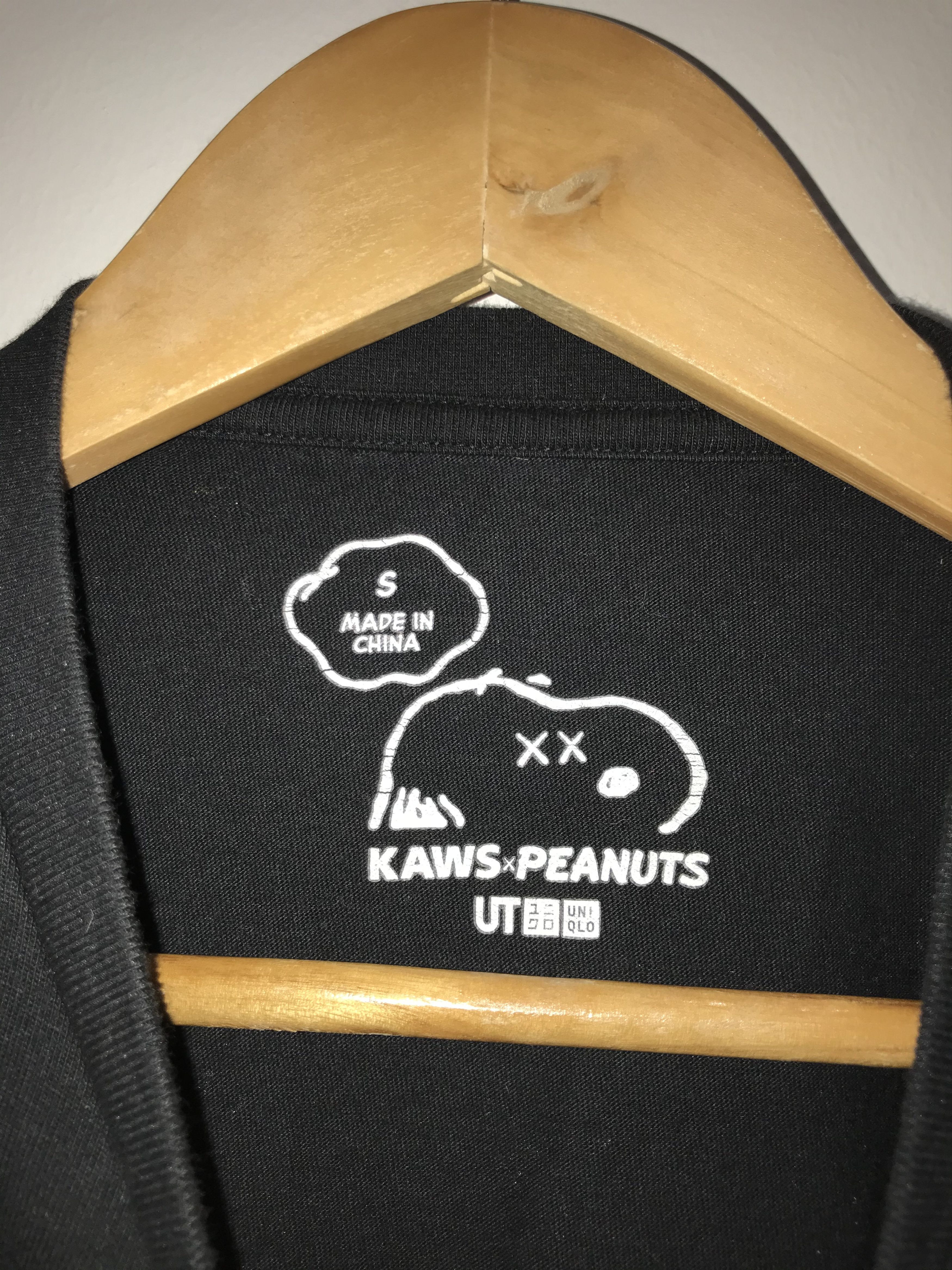 Kaws × Peanuts × Uniqlo Kaws x Peanuts x Uniqlo Pocket Black Tee Size US S / EU 44-46 / 1 - 5 Thumbnail