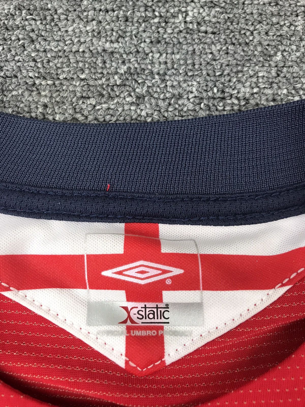 Umbro England Jersey 2004 2006 Away LARGE Shirt Football Umbro Size US L / EU 52-54 / 3 - 8 Thumbnail