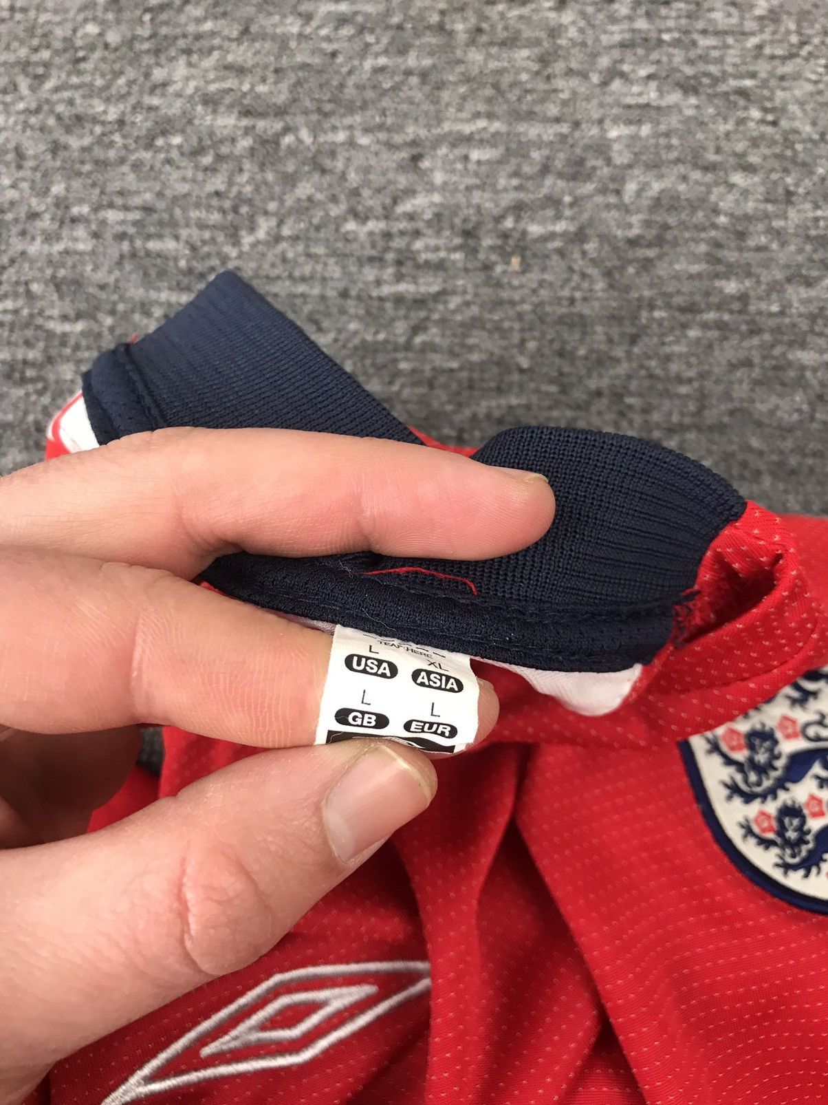 Umbro England Jersey 2004 2006 Away LARGE Shirt Football Umbro Size US L / EU 52-54 / 3 - 9 Thumbnail