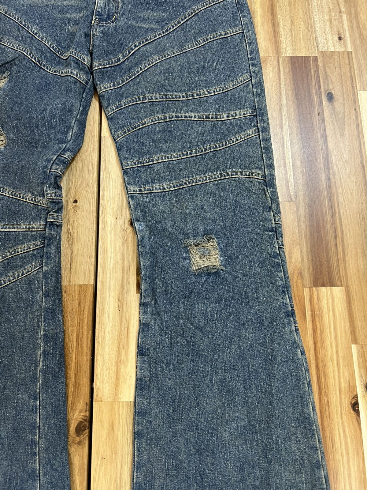 In The Attic In The Attic Flare Distressed Denim Jeans Size US 32 / EU 48 - 5 Thumbnail