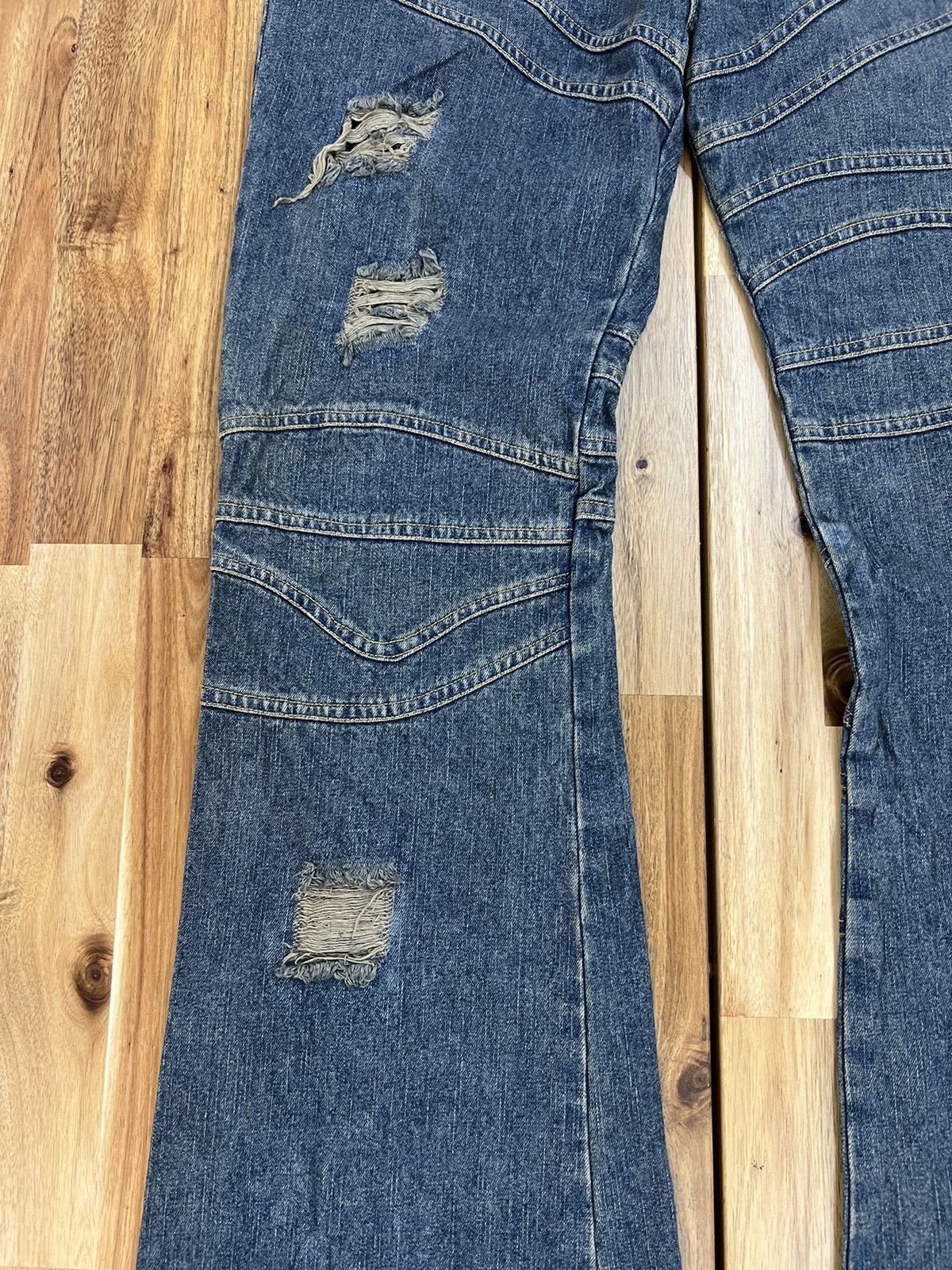 In The Attic In The Attic Flare Distressed Denim Jeans Size US 32 / EU 48 - 4 Thumbnail