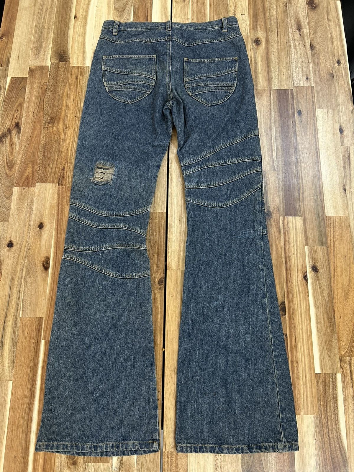 In The Attic In The Attic Flare Distressed Denim Jeans Size US 32 / EU 48 - 2 Thumbnail