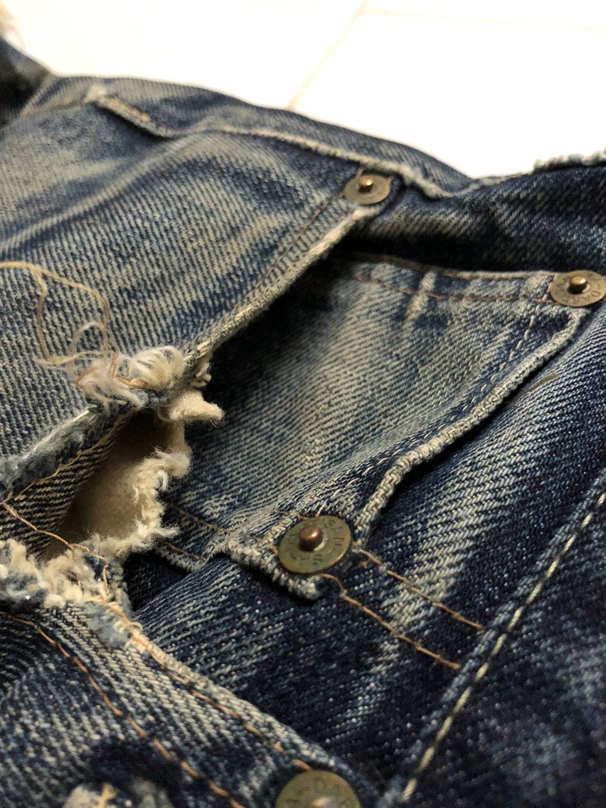 Studio D'Artisan Studio D’Artisan Distressed Selvedge Rare Denim Oz Size US 28 / EU 44 - 23 Thumbnail