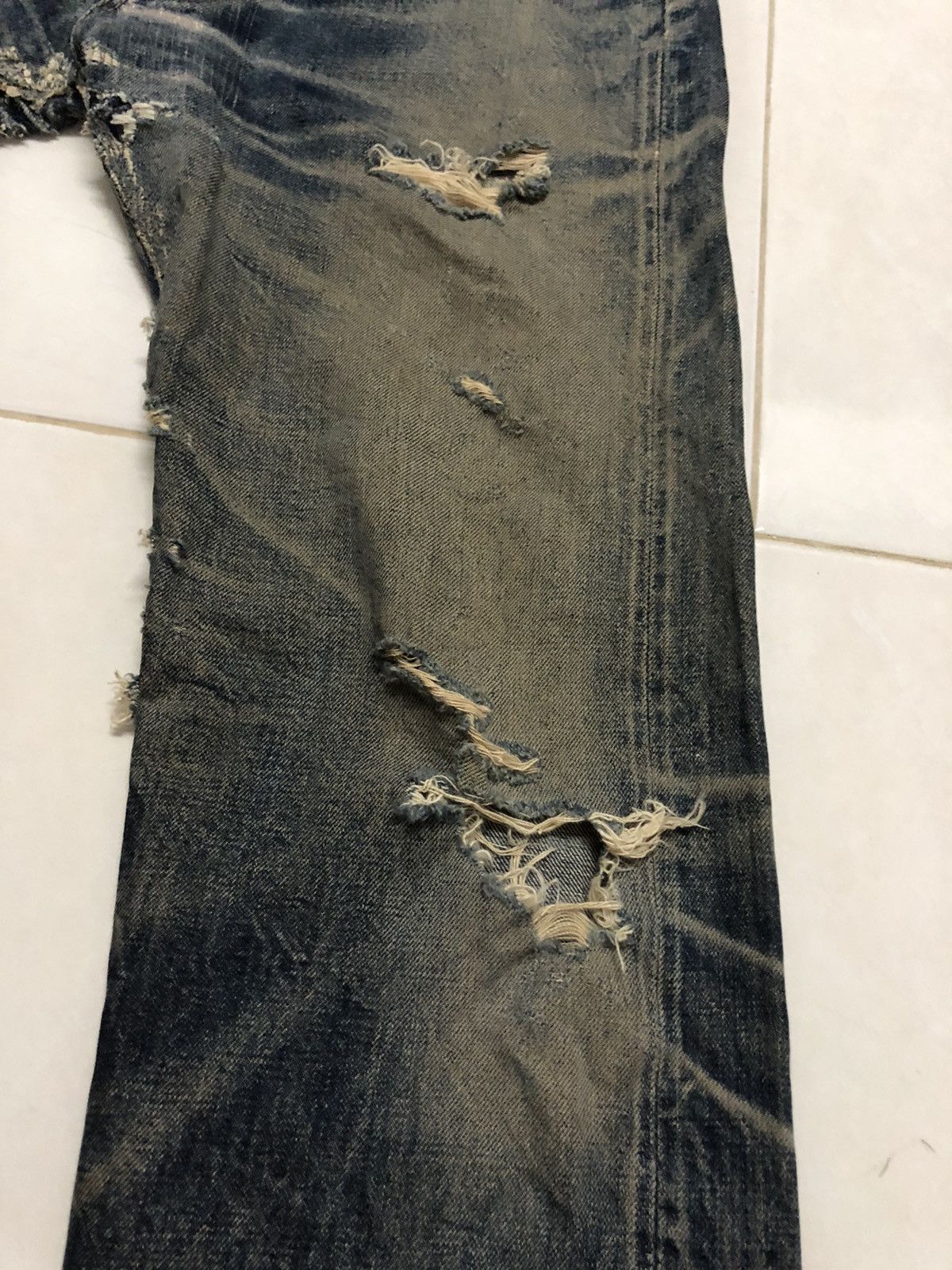 Studio D'Artisan Studio D’Artisan Distressed Selvedge Rare Denim Oz Size US 28 / EU 44 - 16 Thumbnail
