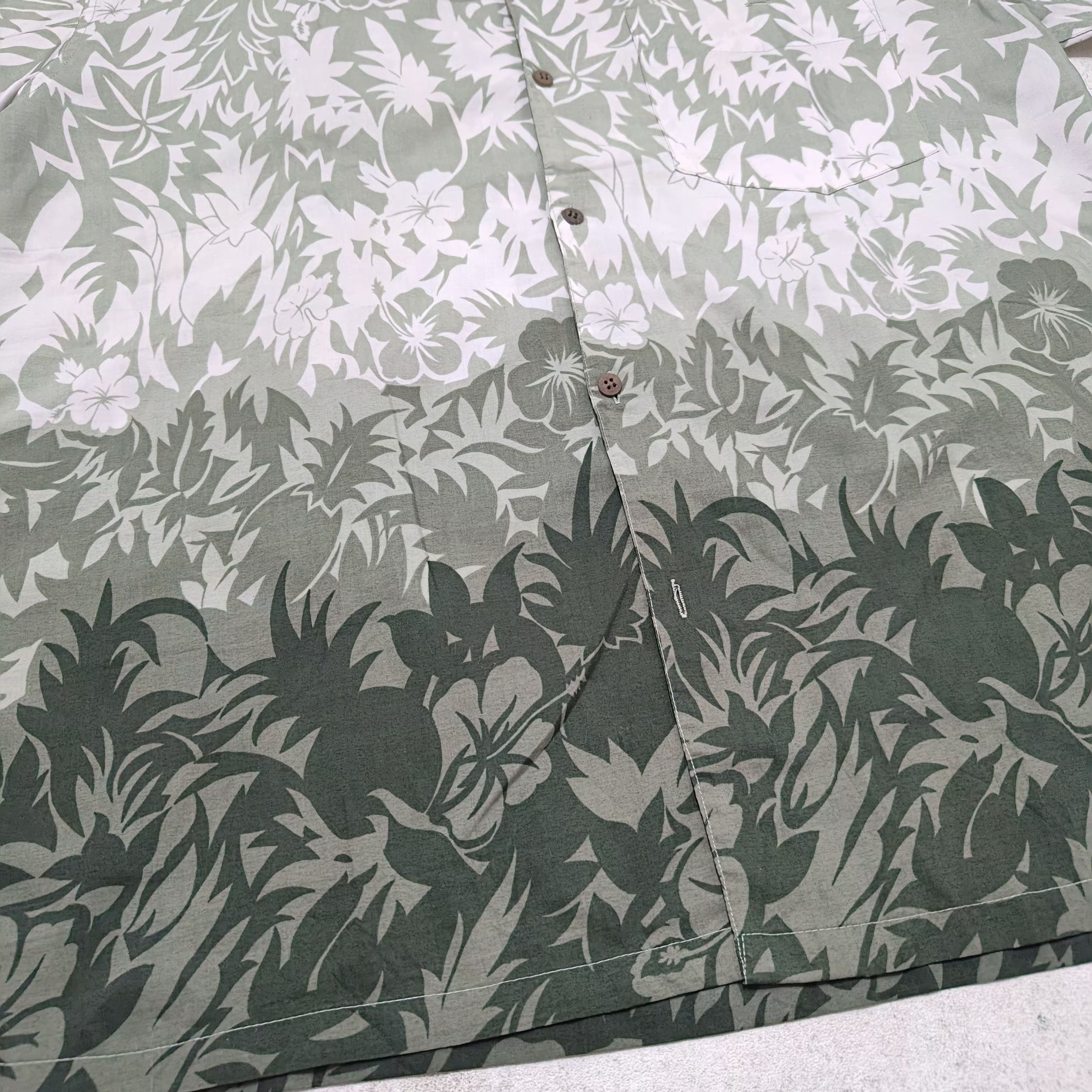 Vintage Vintage Cascade Floral Pattern Hawaiian Aloha Shirt Medium Size US M / EU 48-50 / 2 - 4 Thumbnail