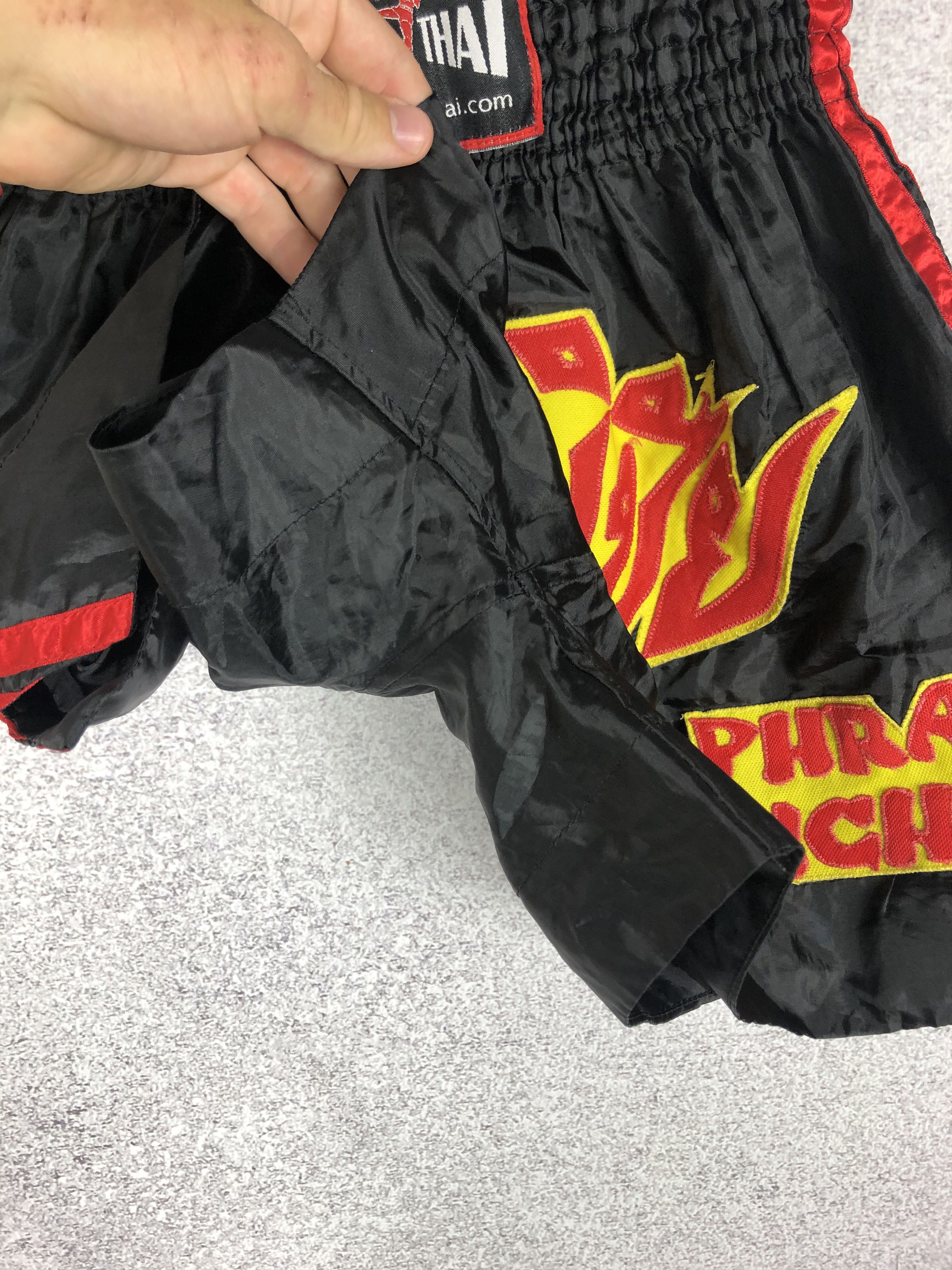 Vintage Vintage Muay Thai Boxing Shorts Size US 32 / EU 48 - 4 Thumbnail