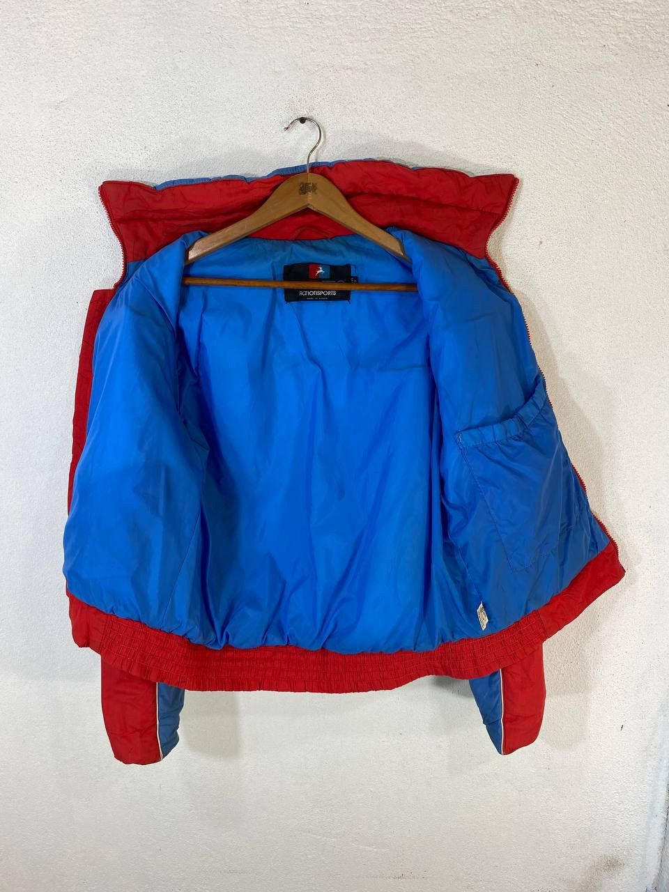Vintage Vintage White Stag Retro Puffer Jacket Nice Design Size US S / EU 44-46 / 1 - 3 Thumbnail