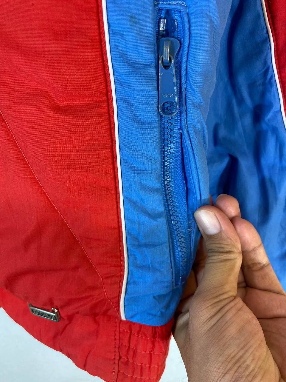 Vintage Vintage White Stag Retro Puffer Jacket Nice Design Size US S / EU 44-46 / 1 - 6 Thumbnail