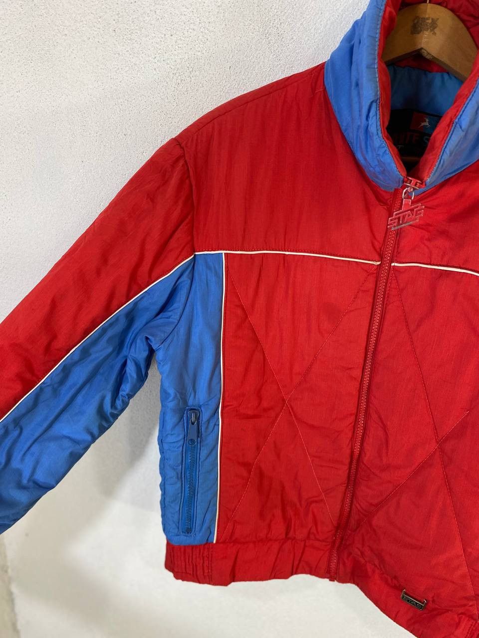 Vintage Vintage White Stag Retro Puffer Jacket Nice Design Size US S / EU 44-46 / 1 - 7 Thumbnail