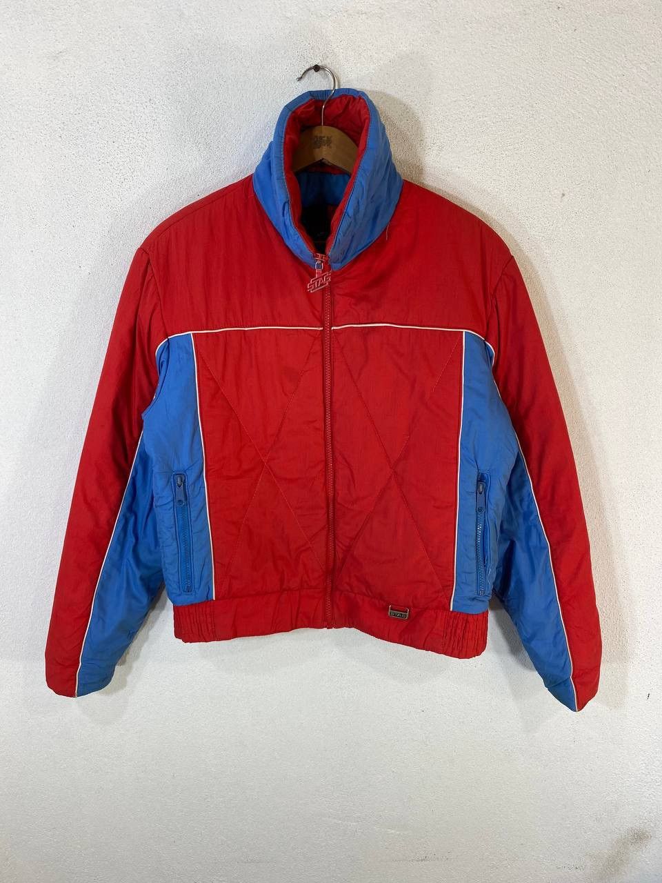 Vintage Vintage White Stag Retro Puffer Jacket Nice Design Size US S / EU 44-46 / 1 - 1 Thumbnail