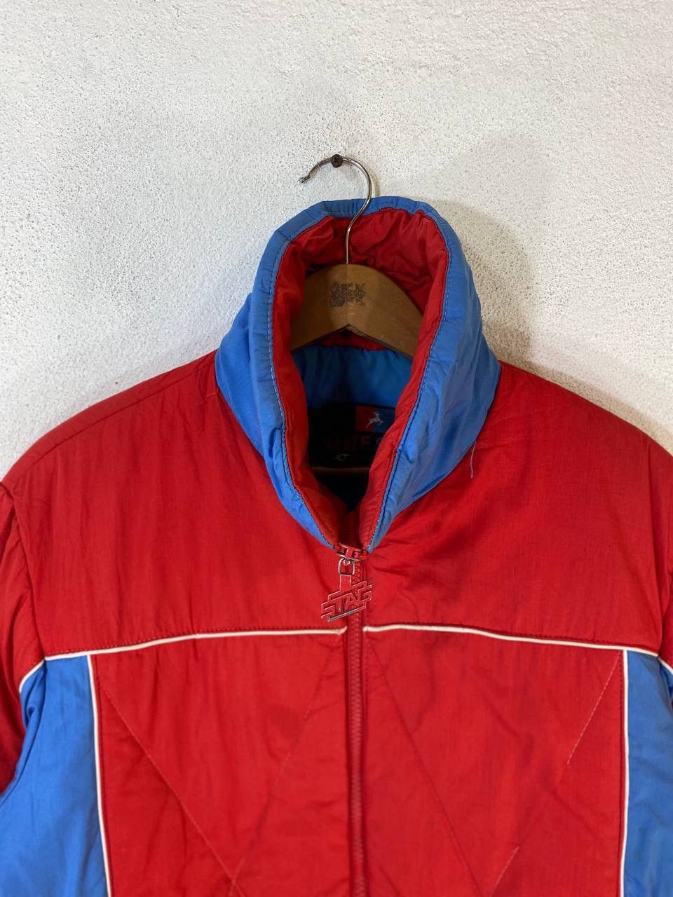 Vintage Vintage White Stag Retro Puffer Jacket Nice Design Size US S / EU 44-46 / 1 - 4 Thumbnail