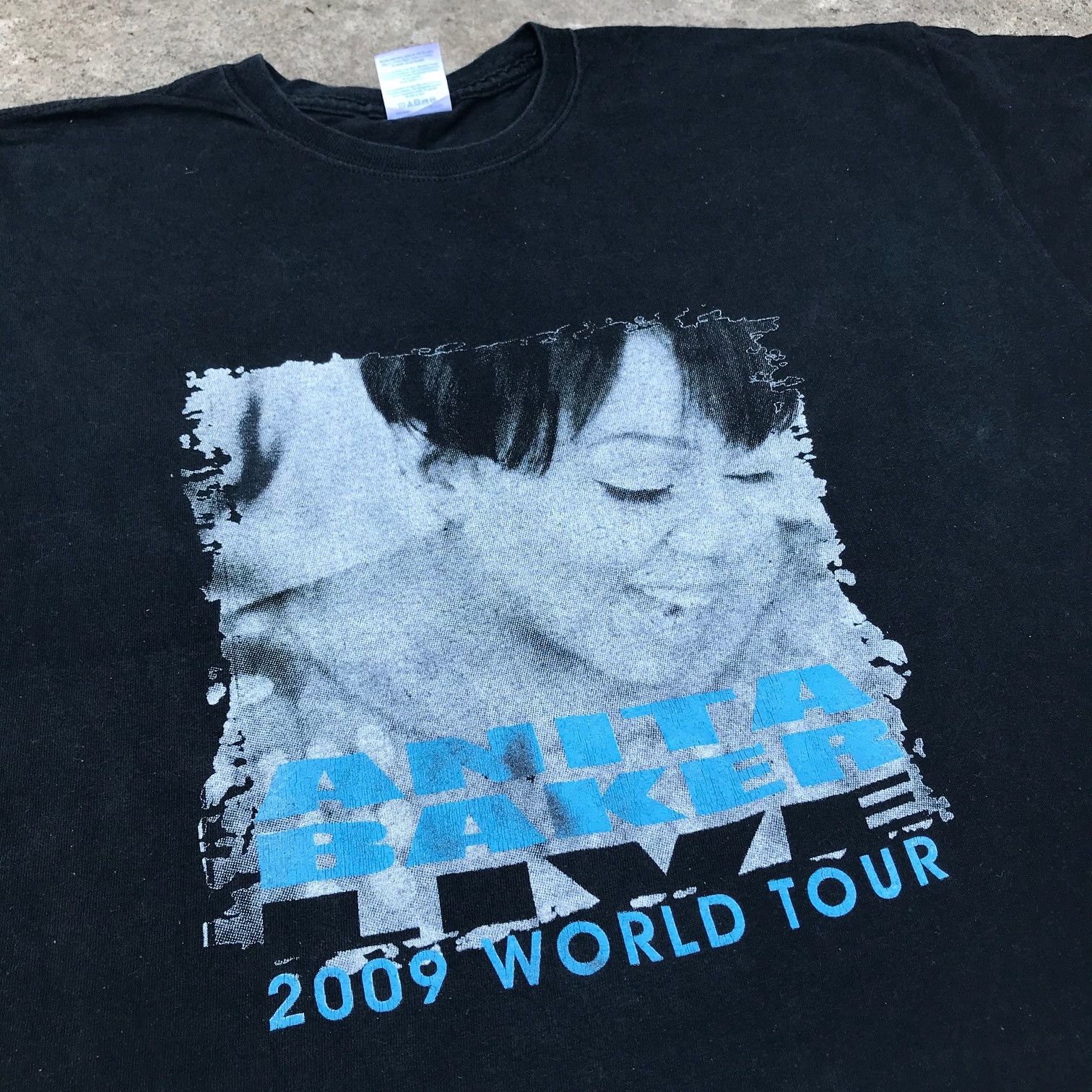 Band Tees × Rap Tees × Vintage Vintage Y2K Anita Baker Live world Tour Tee XL Size US XL / EU 56 / 4 - 2 Thumbnail