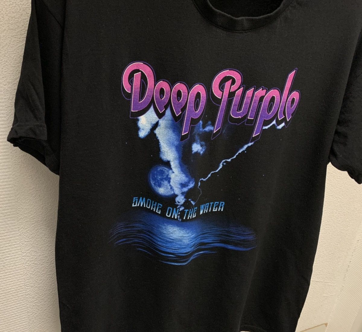 Band Tees Deep Purple Smoke On The Water band tee rock t-shirt L size Size US L / EU 52-54 / 3 - 2 Thumbnail