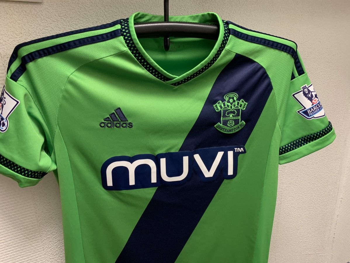 Adidas Southampton Adidas green soccer jersey S sz patch Apl Size US S / EU 44-46 / 1 - 2 Thumbnail