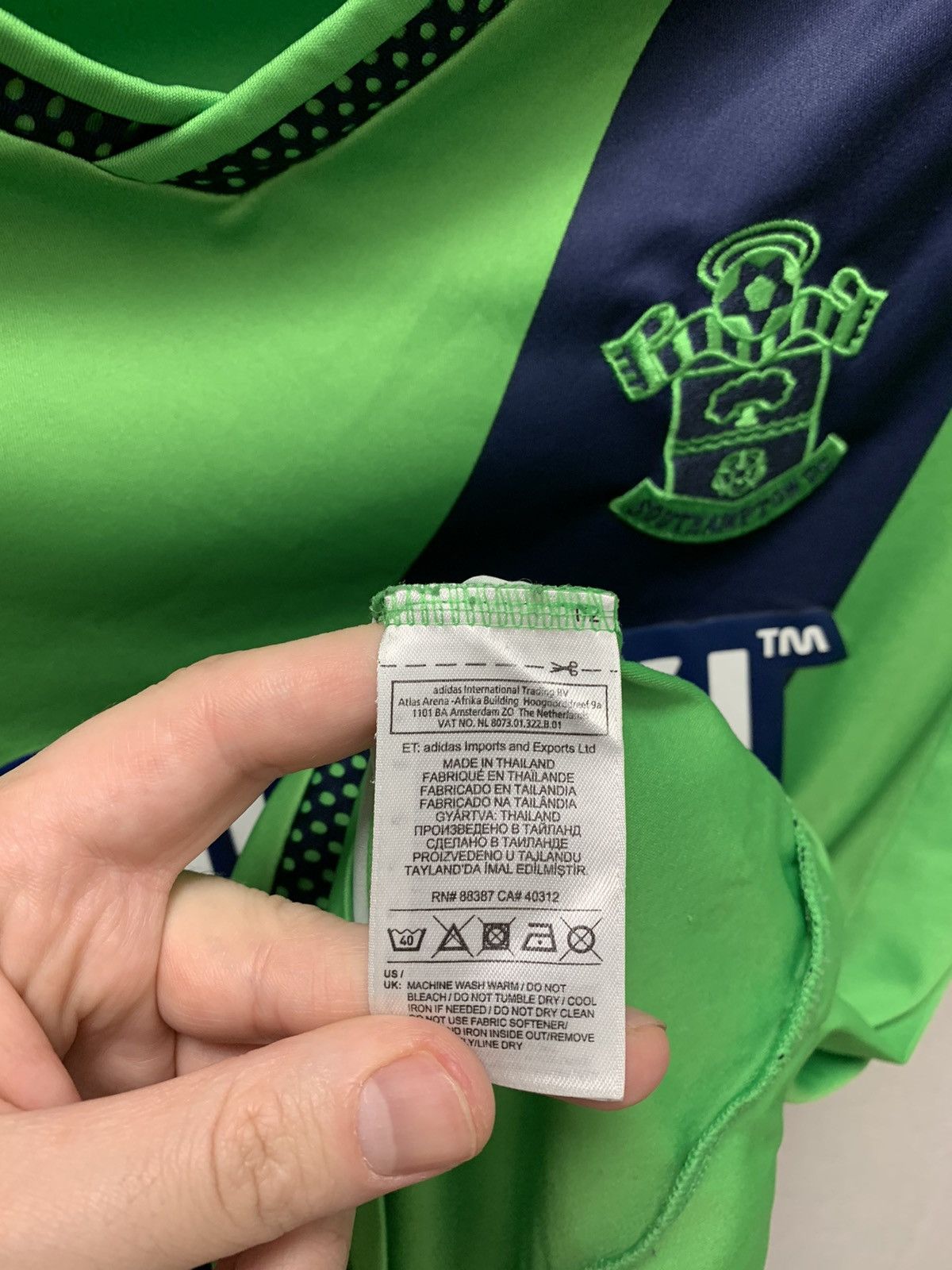 Adidas Southampton Adidas green soccer jersey S sz patch Apl Size US S / EU 44-46 / 1 - 5 Thumbnail