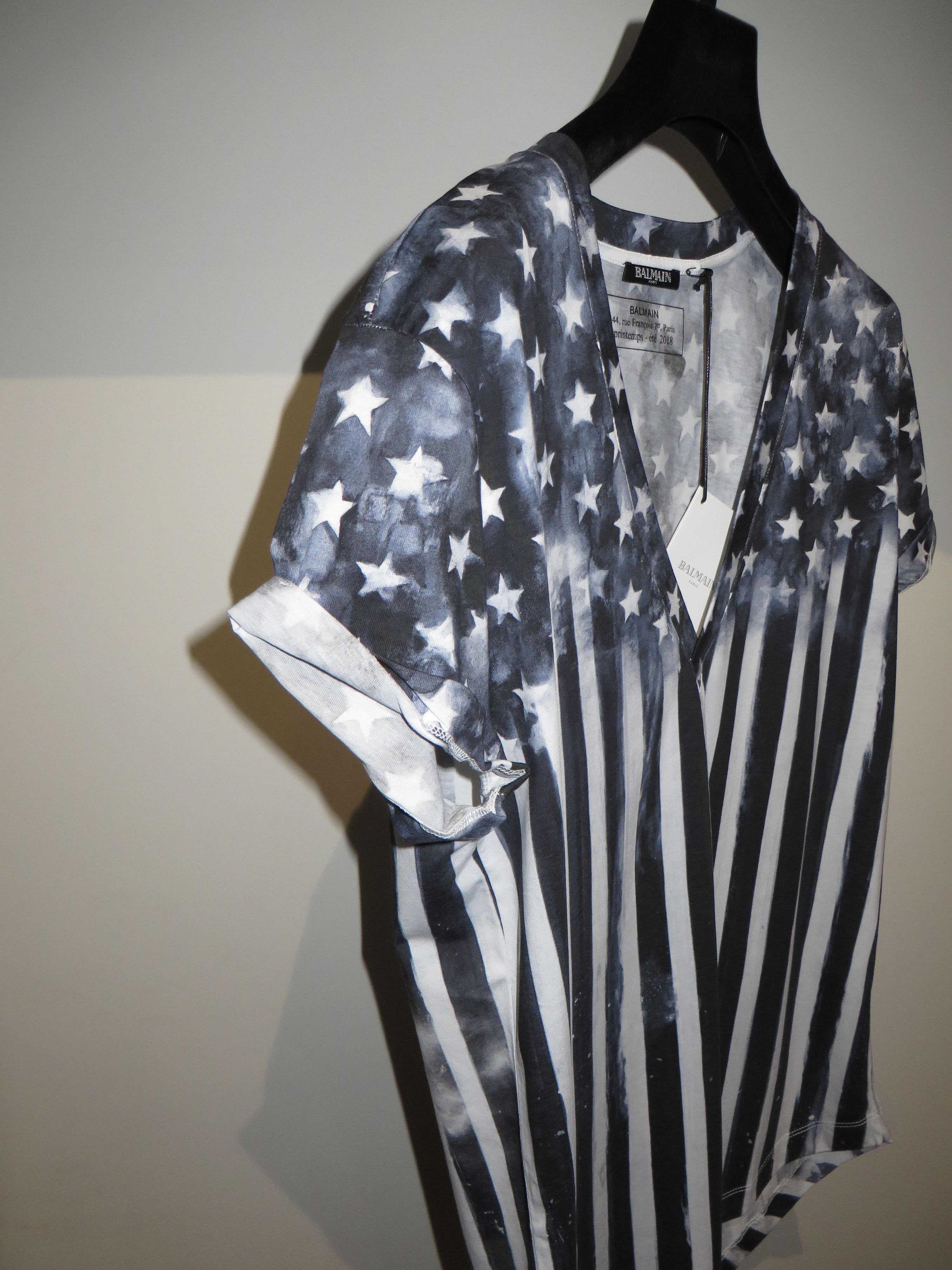 Balmain logo print v-neck t-shirt Size US M / EU 48-50 / 2 - 3 Thumbnail
