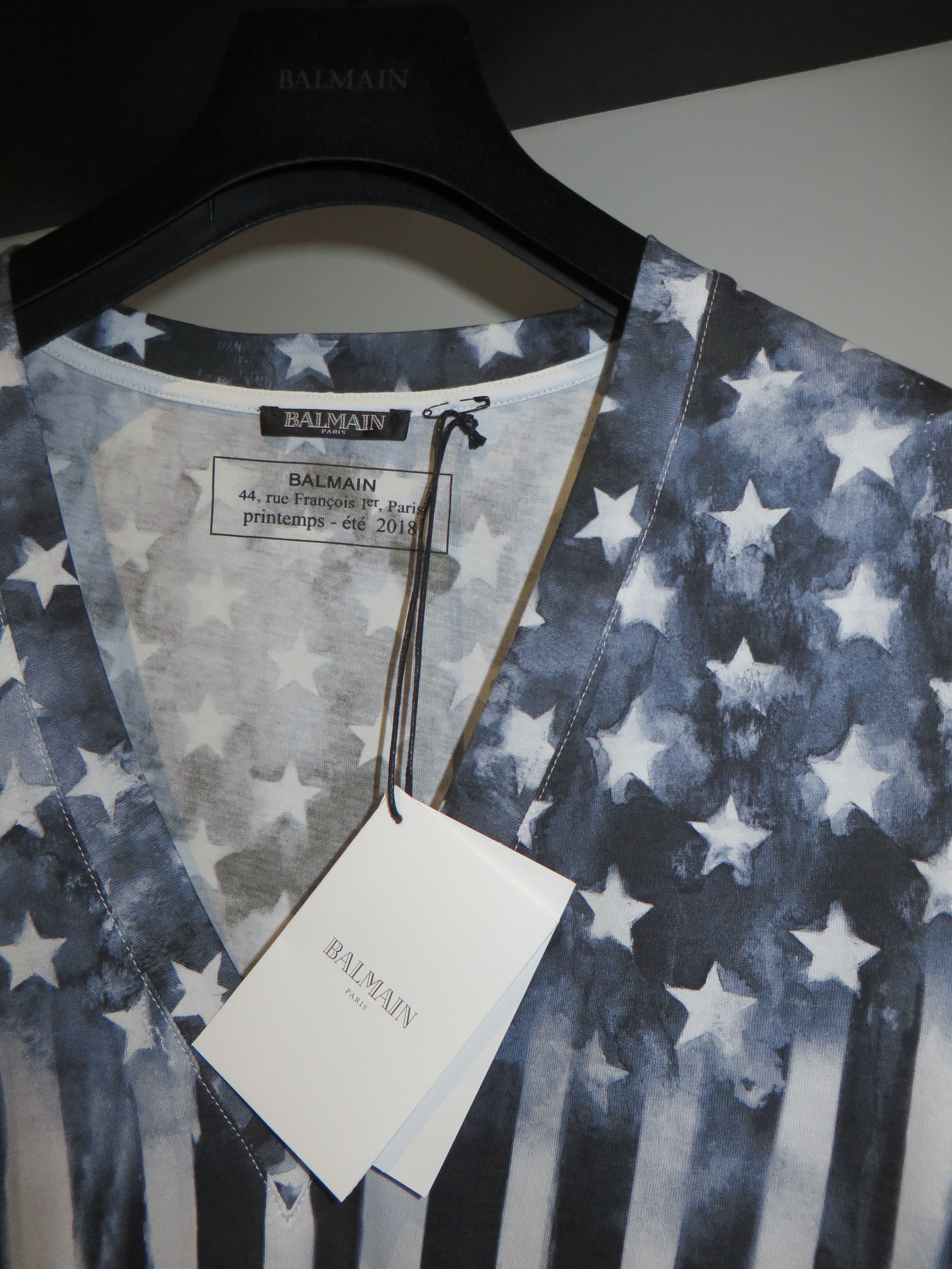 Balmain logo print v-neck t-shirt Size US M / EU 48-50 / 2 - 5 Thumbnail