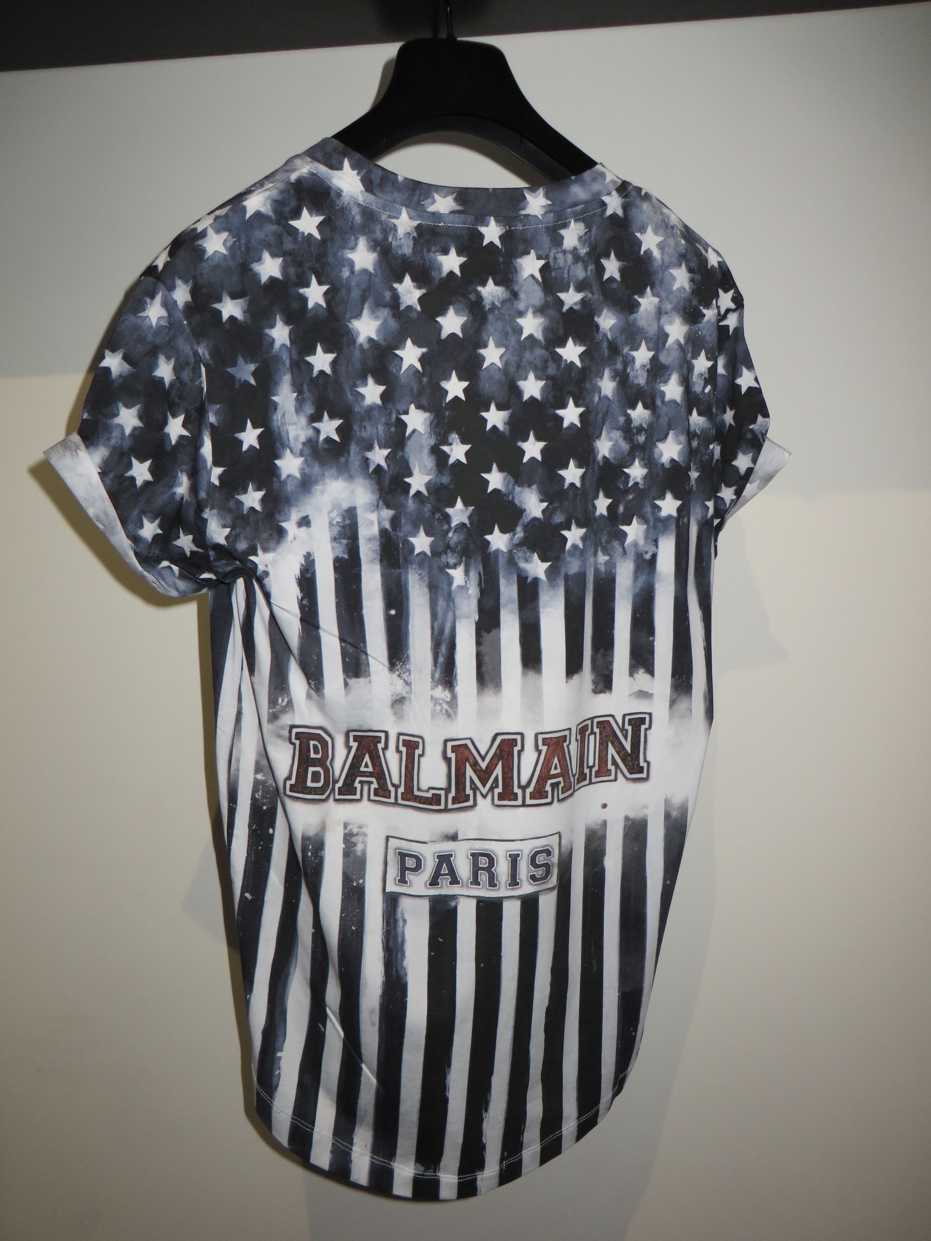 Balmain logo print v-neck t-shirt Size US M / EU 48-50 / 2 - 6 Thumbnail