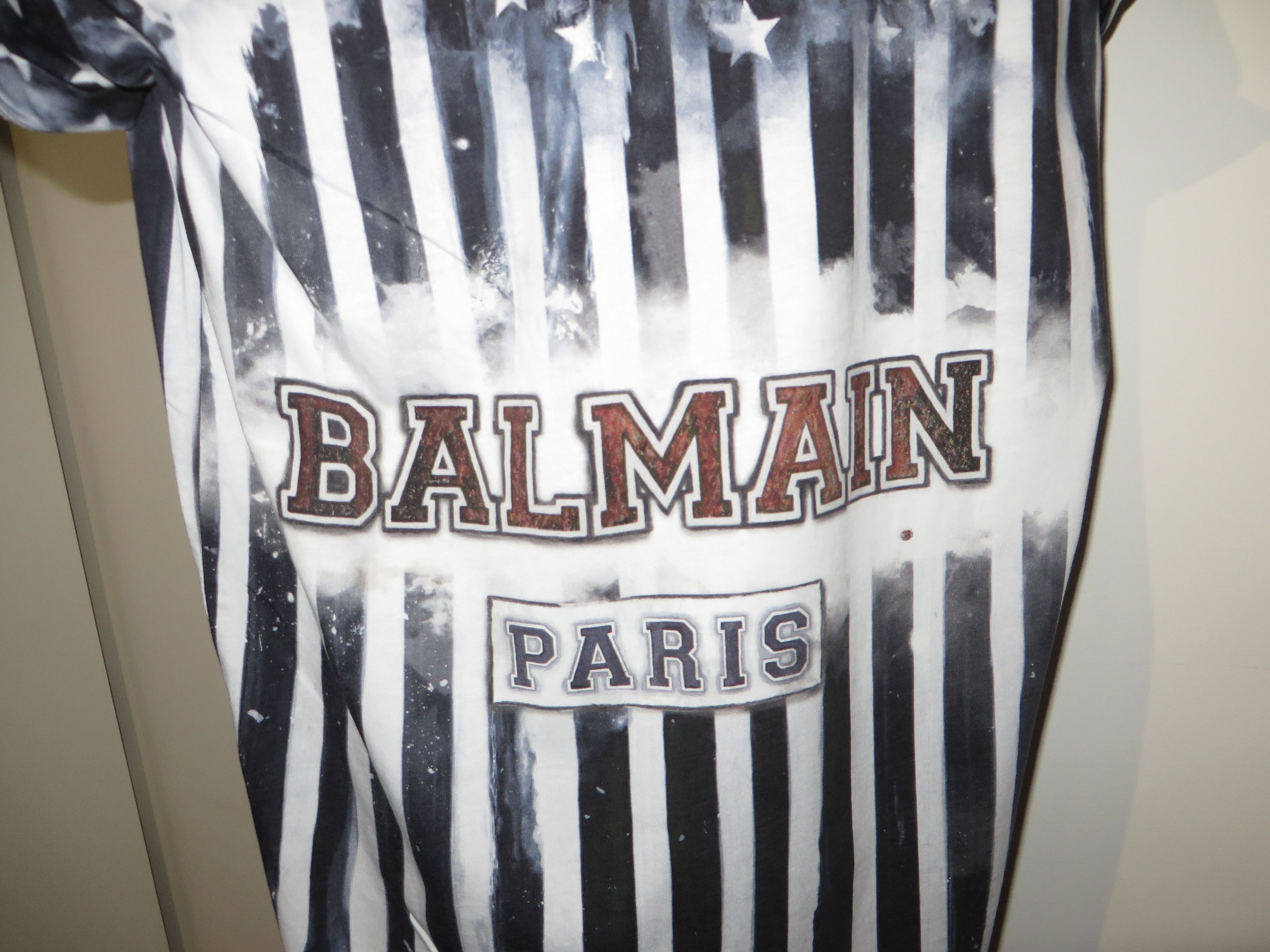 Balmain logo print v-neck t-shirt Size US M / EU 48-50 / 2 - 7 Thumbnail