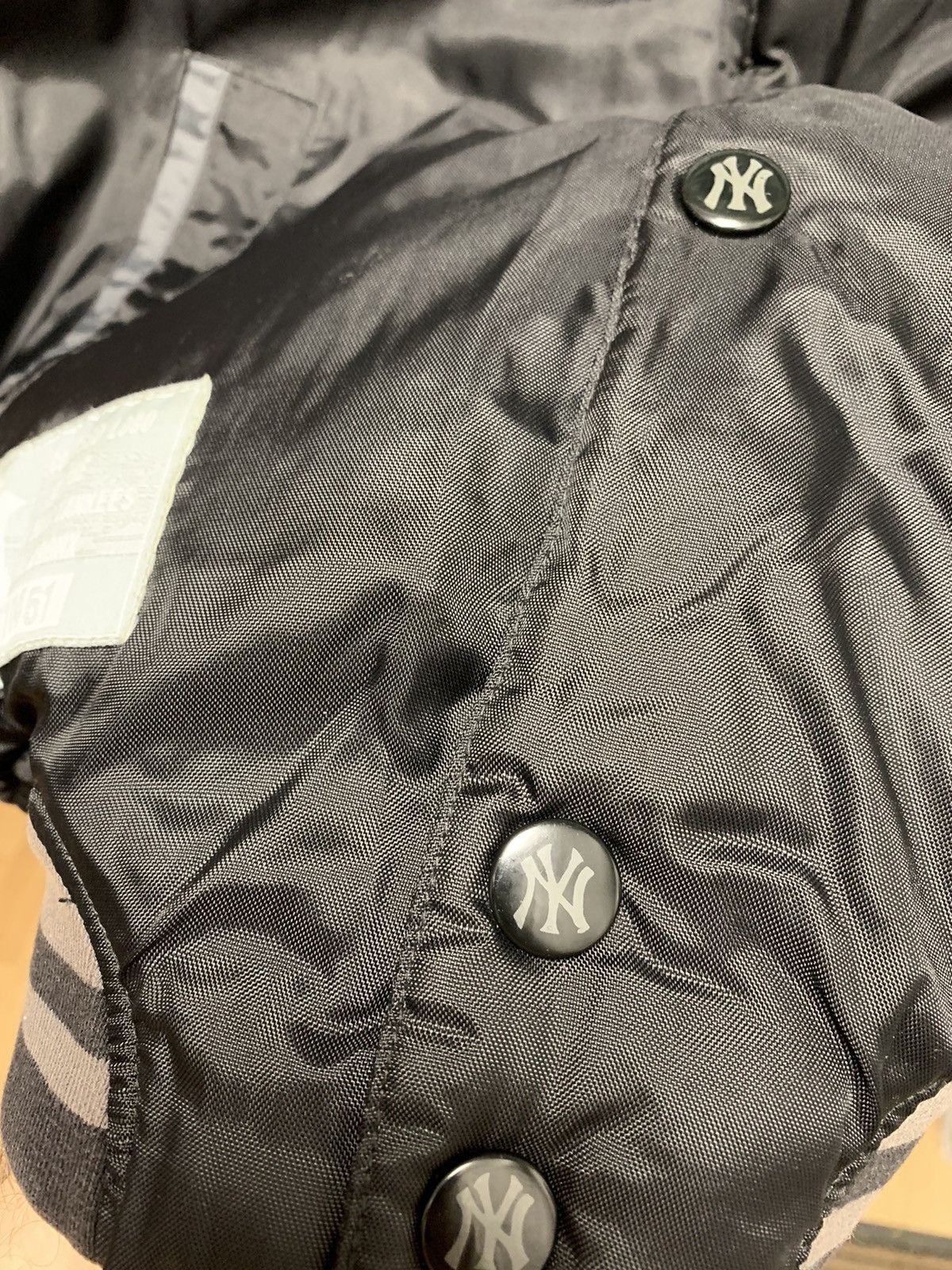 MLB New York Yankees MLB vintage baseball M sz varsity major Size US M / EU 48-50 / 2 - 5 Thumbnail