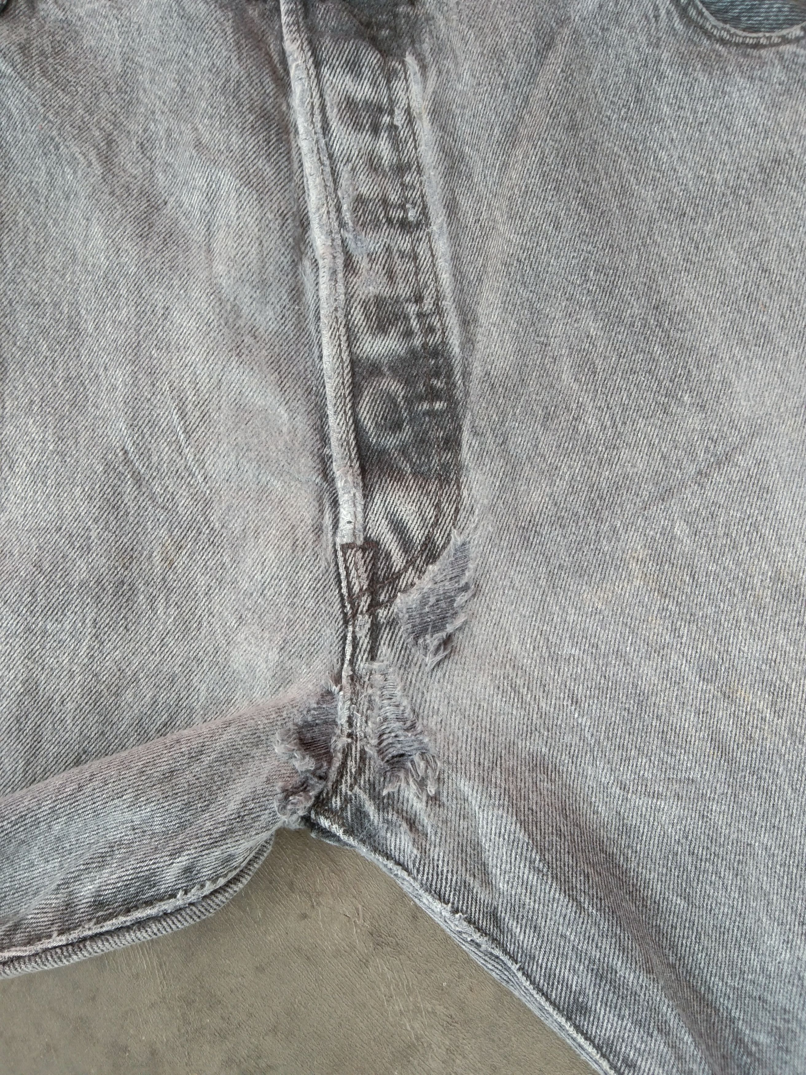 Levi's × Vintage Vintage Levis 501 Thrashed Distressed Jeans 40x28 Size US 40 / EU 56 - 11 Thumbnail