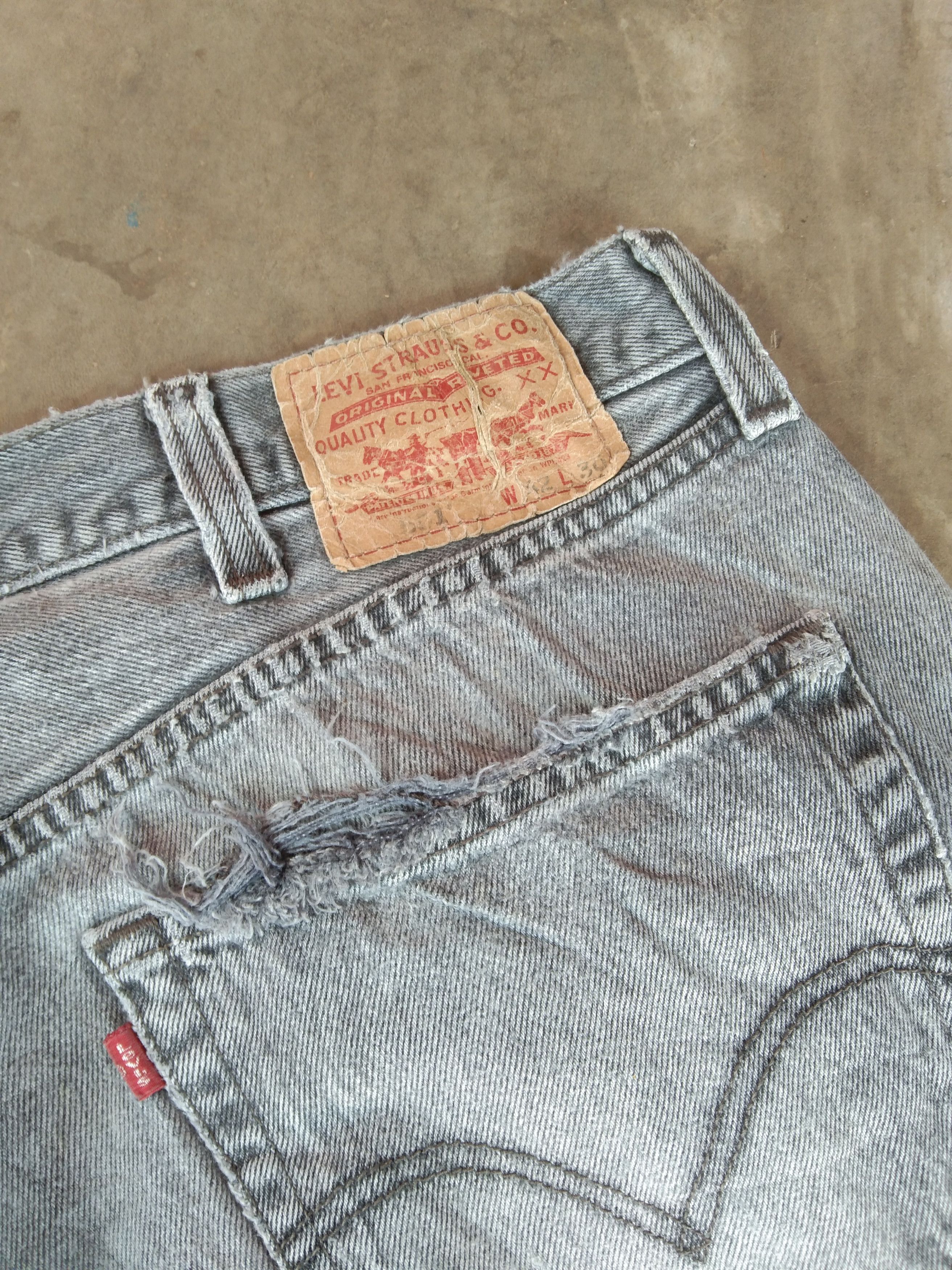 Levi's × Vintage Vintage Levis 501 Thrashed Distressed Jeans 40x28 Size US 40 / EU 56 - 5 Thumbnail