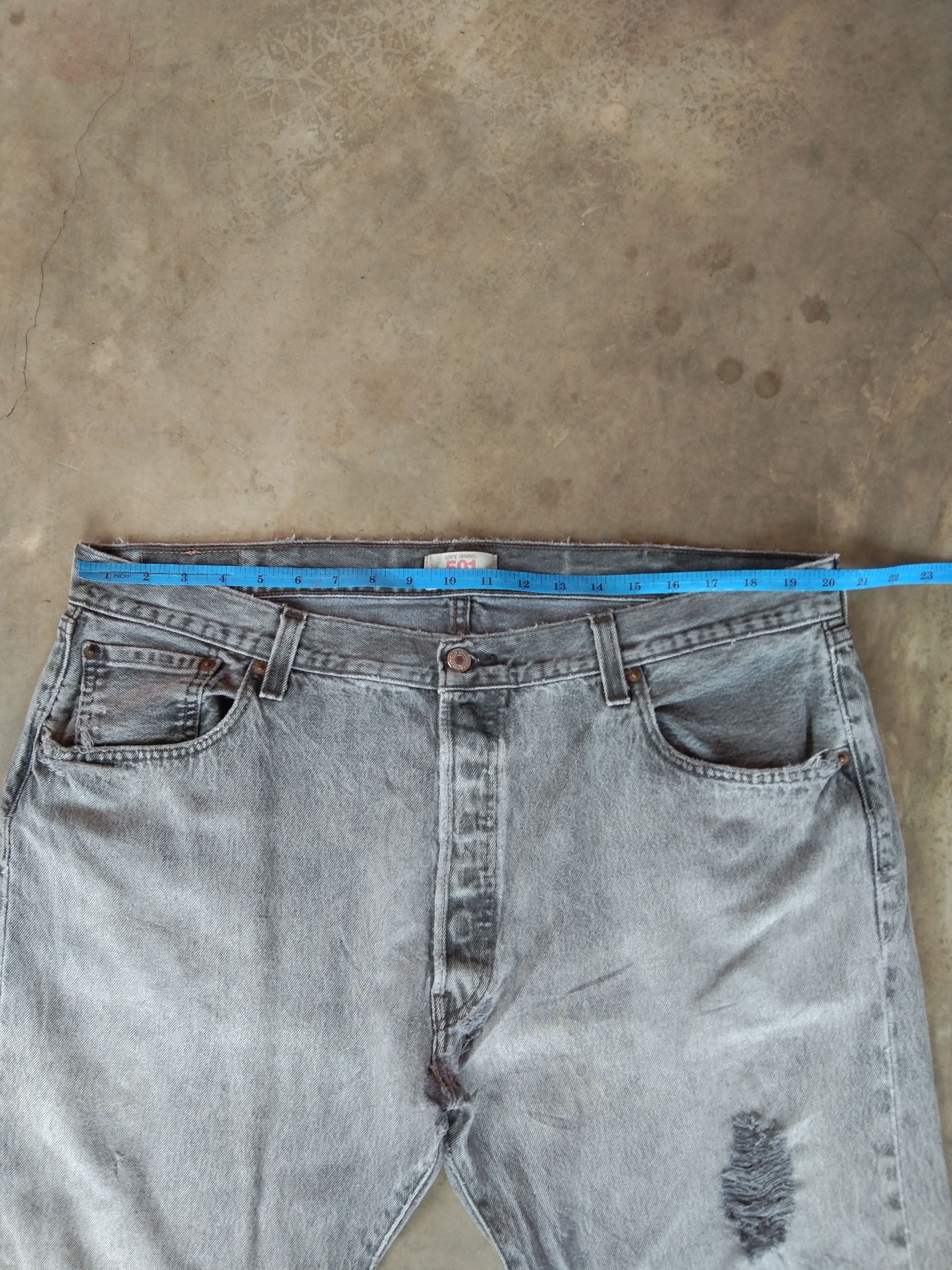 Levi's × Vintage Vintage Levis 501 Thrashed Distressed Jeans 40x28 Size US 40 / EU 56 - 9 Thumbnail