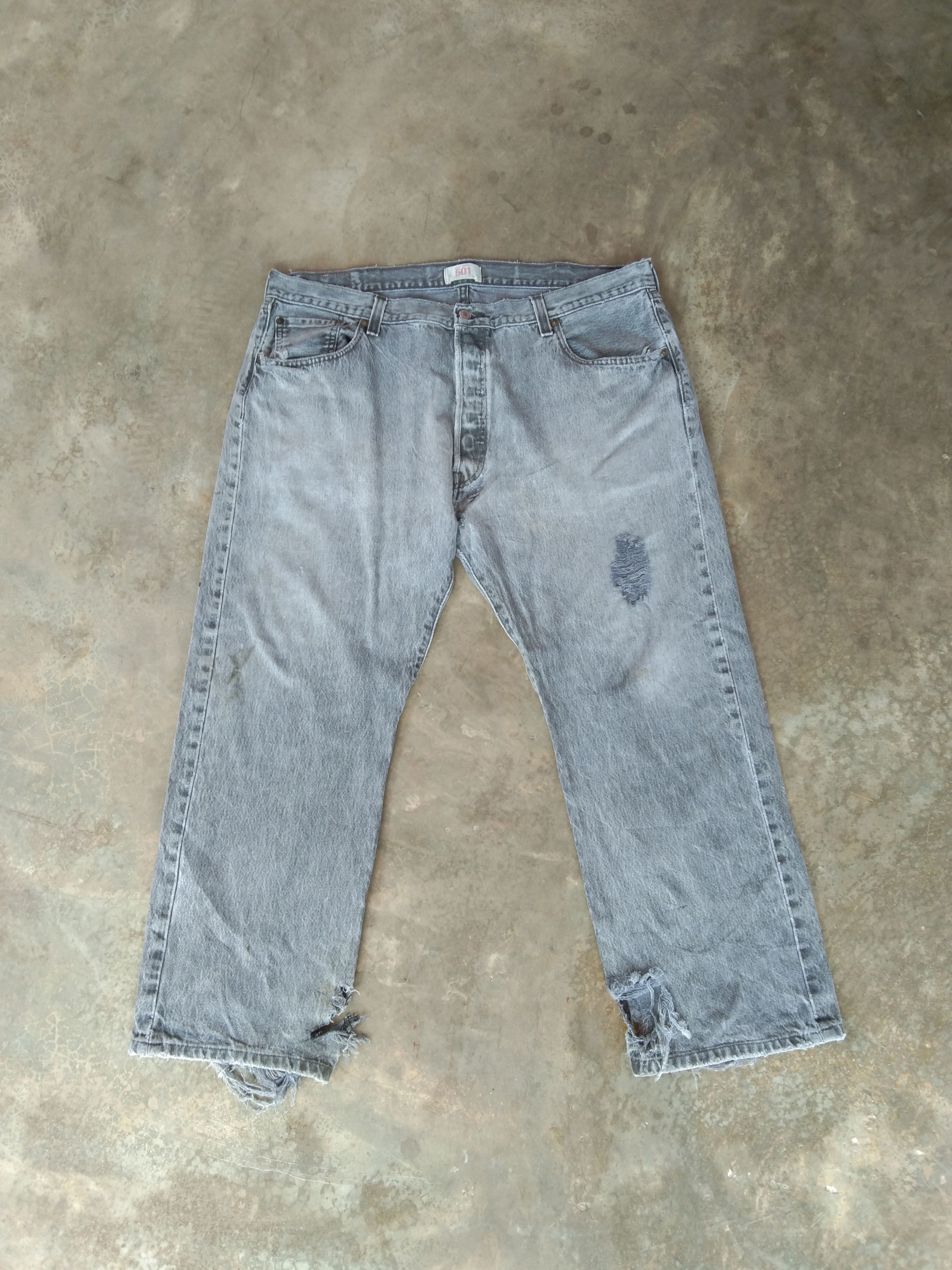 Levi's × Vintage Vintage Levis 501 Thrashed Distressed Jeans 40x28 Size US 40 / EU 56 - 1 Thumbnail