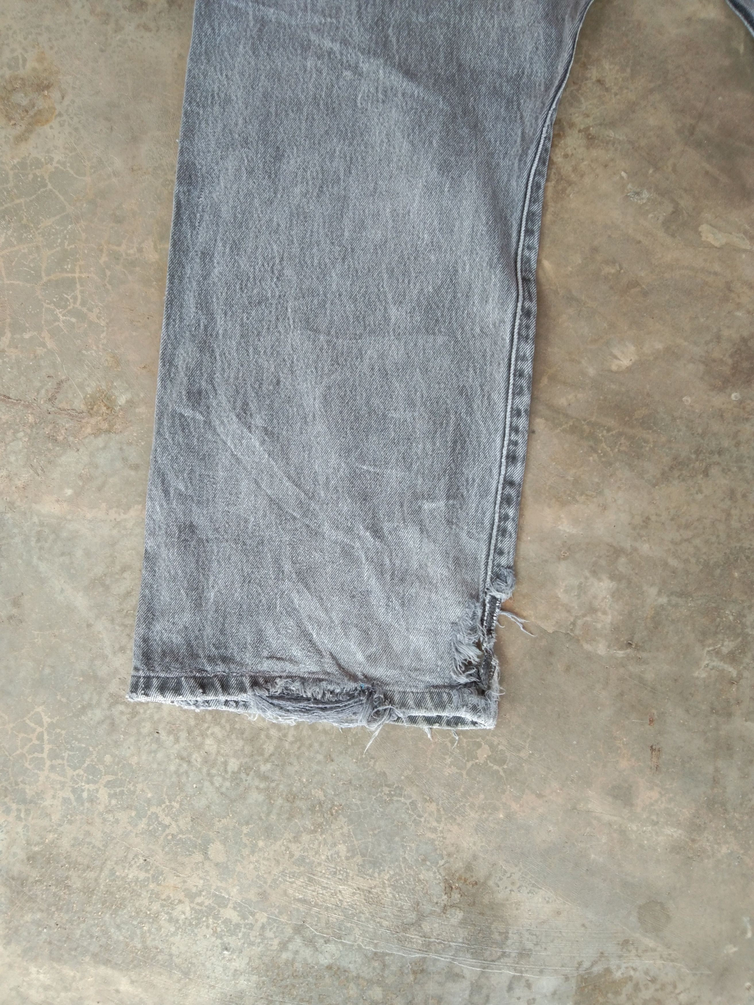 Levi's × Vintage Vintage Levis 501 Thrashed Distressed Jeans 40x28 Size US 40 / EU 56 - 7 Thumbnail