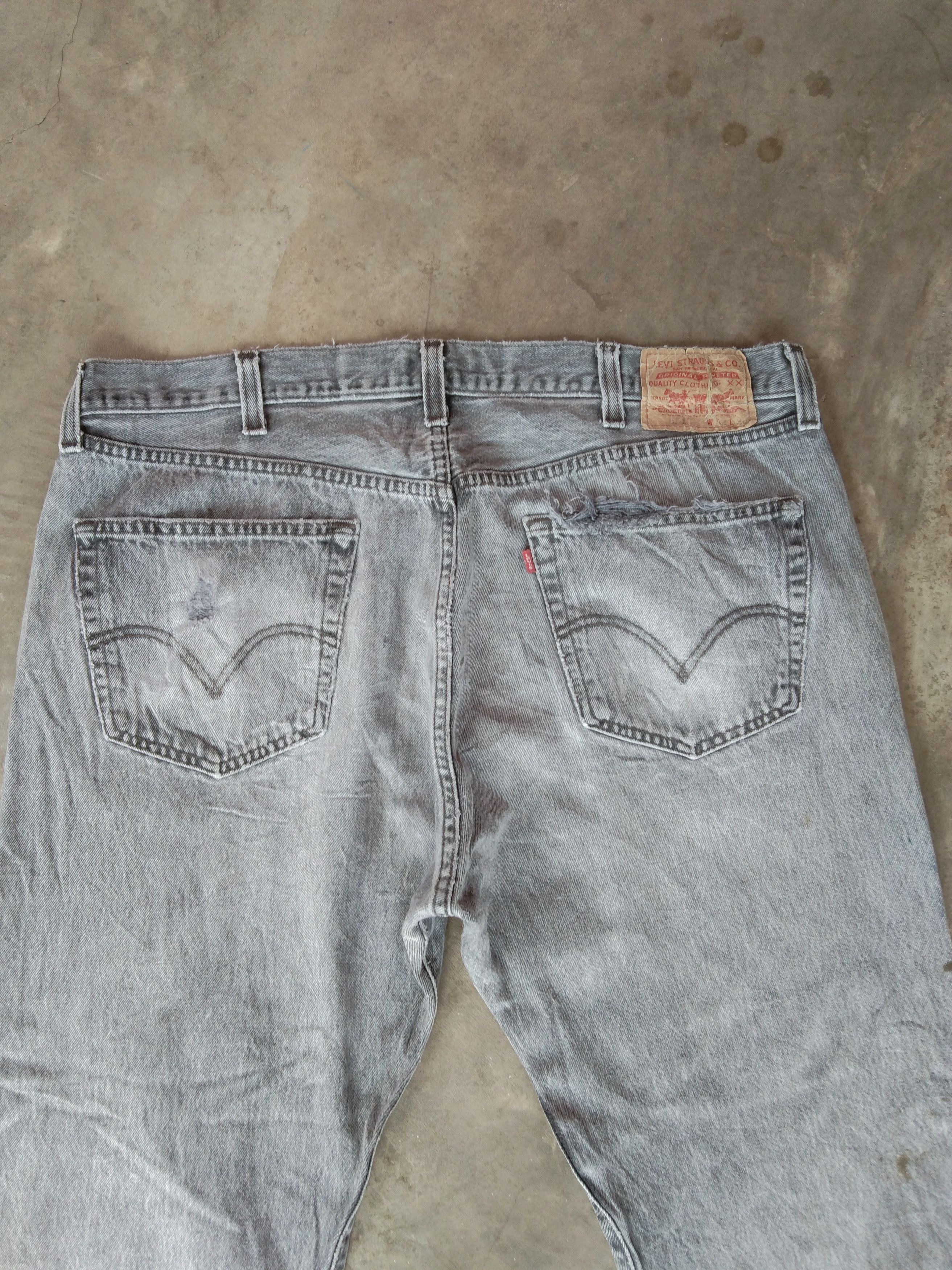 Levi's × Vintage Vintage Levis 501 Thrashed Distressed Jeans 40x28 Size US 40 / EU 56 - 3 Thumbnail