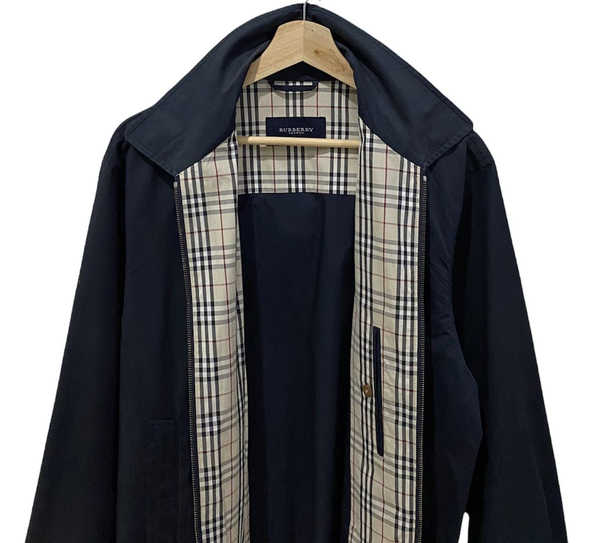 Burberry VINTAGE BURBERRY LONDON NOVA CHECK LINED JACKET Size US M / EU 48-50 / 2 - 3 Thumbnail