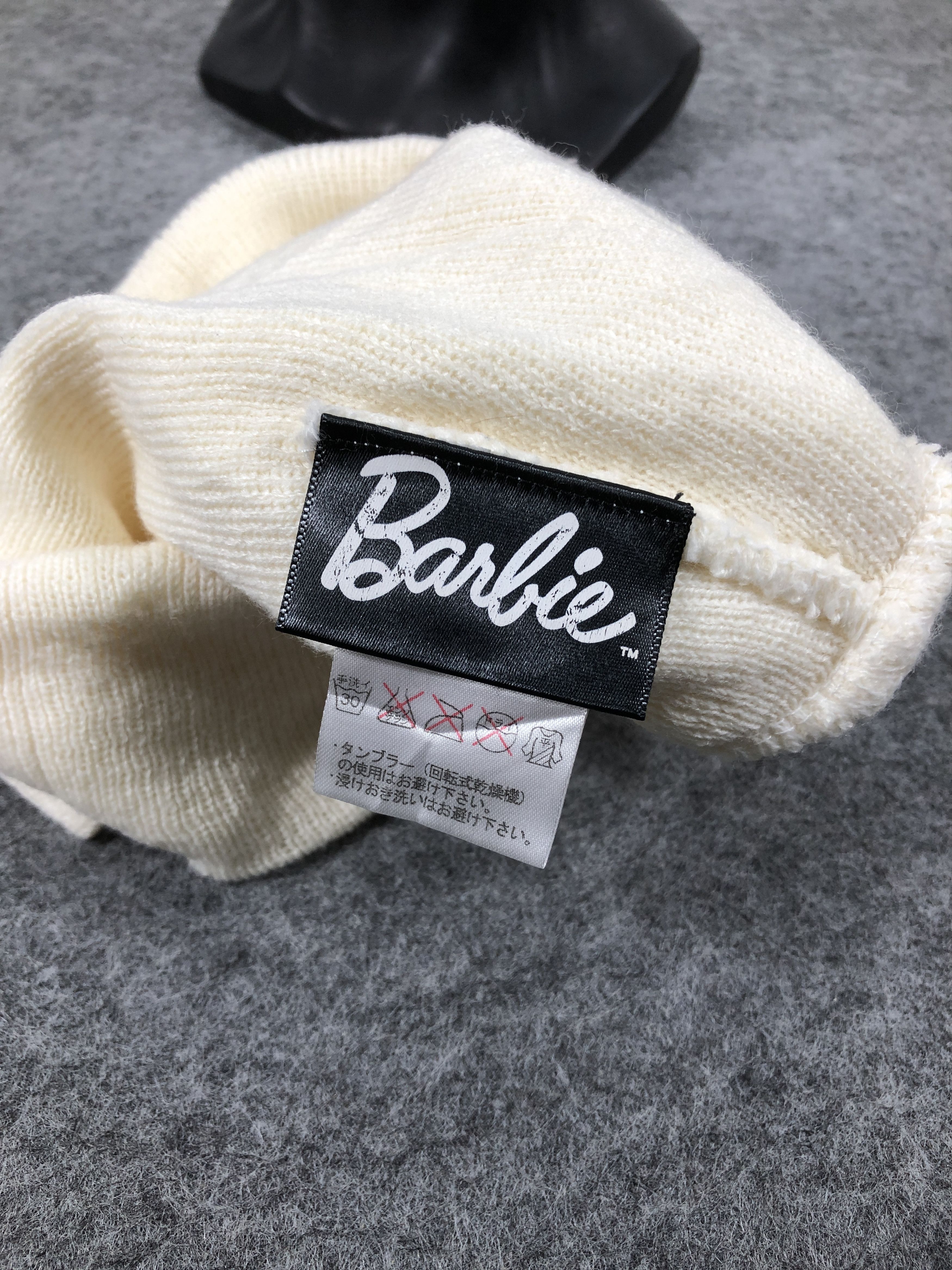 Vintage Vintage Y2K Barbie by Mattel Beanie / Snow Hat / Snow Cap Size ONE SIZE - 6 Thumbnail