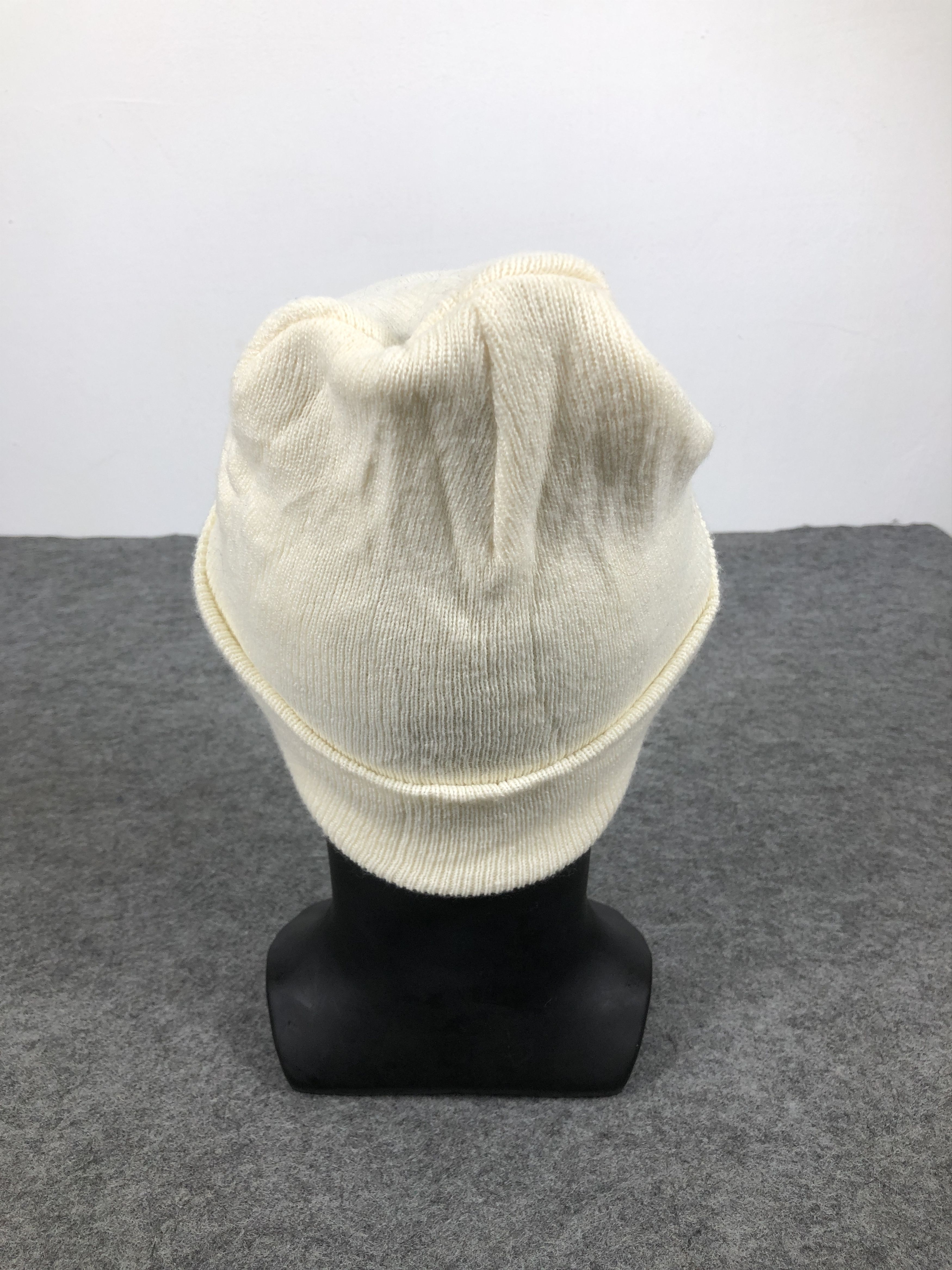 Vintage Vintage Y2K Barbie by Mattel Beanie / Snow Hat / Snow Cap Size ONE SIZE - 3 Thumbnail