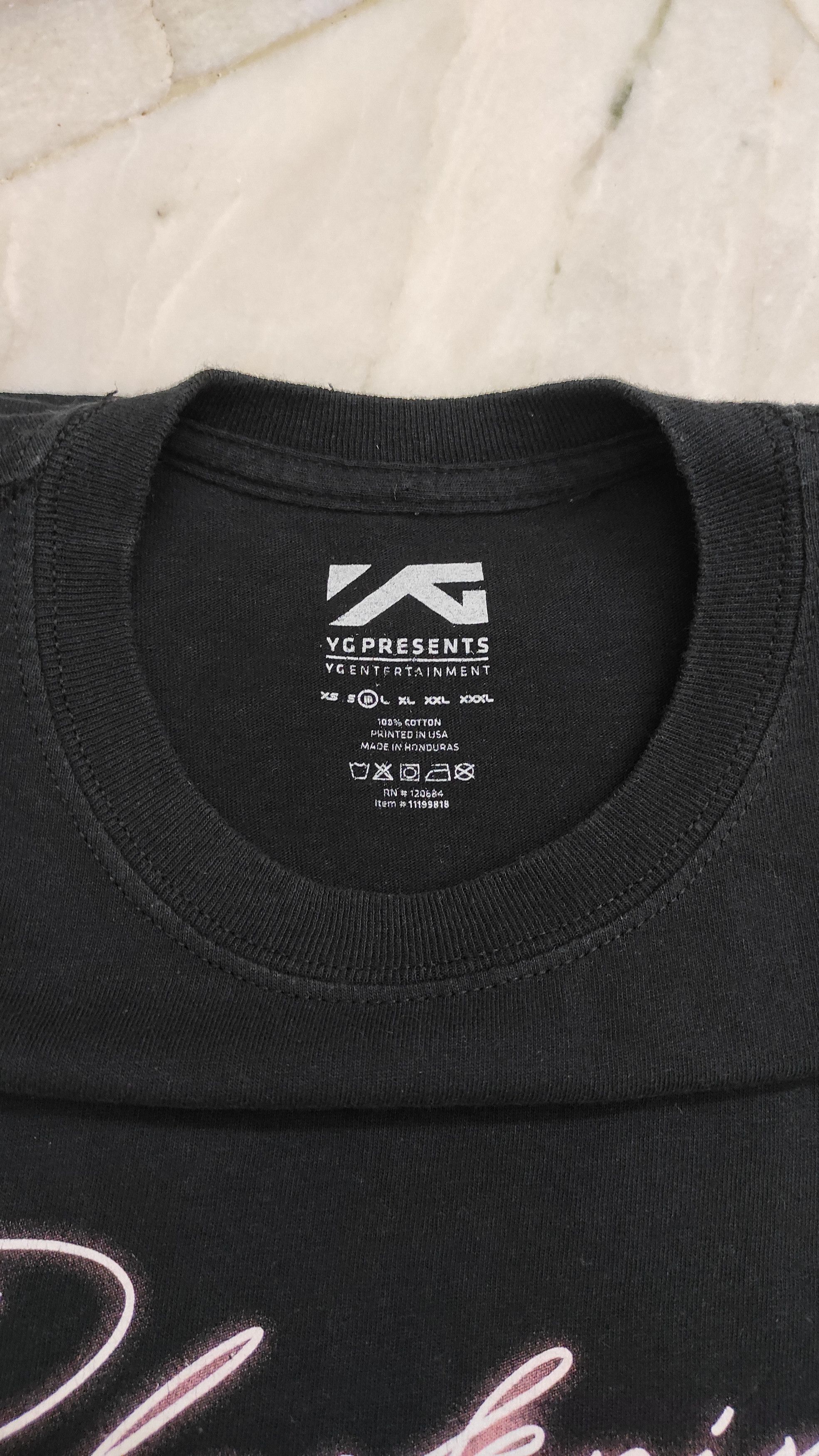 Band Tees 2017 BLACKPINK Neon Logo "in your are" single Promo tee Size US M / EU 48-50 / 2 - 3 Thumbnail