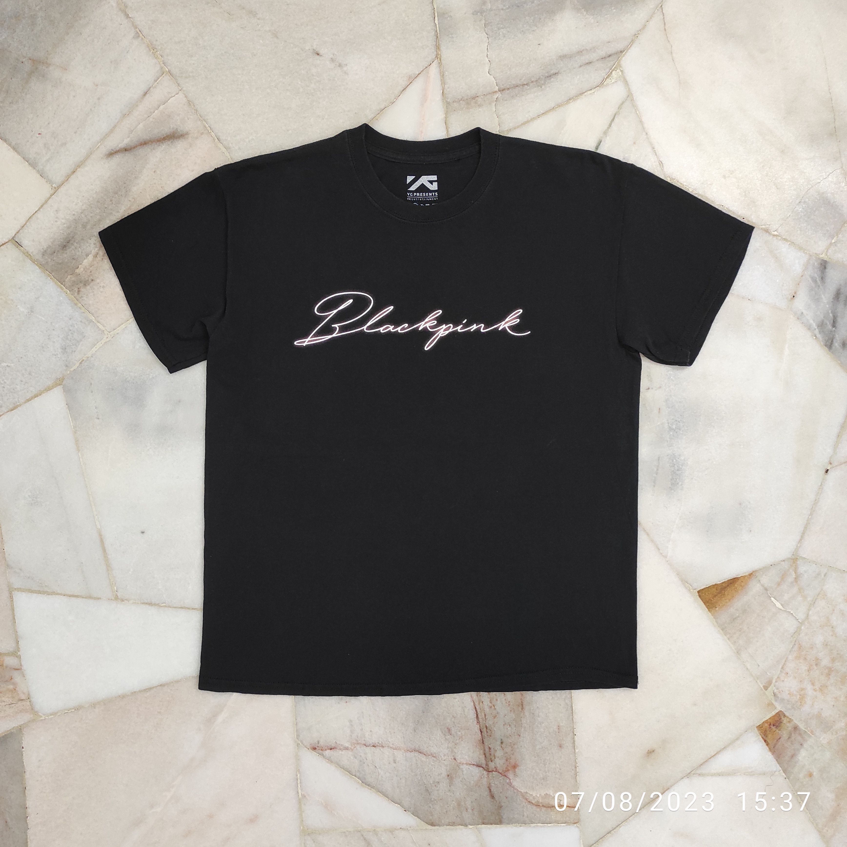 Band Tees 2017 BLACKPINK Neon Logo "in your are" single Promo tee Size US M / EU 48-50 / 2 - 1 Thumbnail
