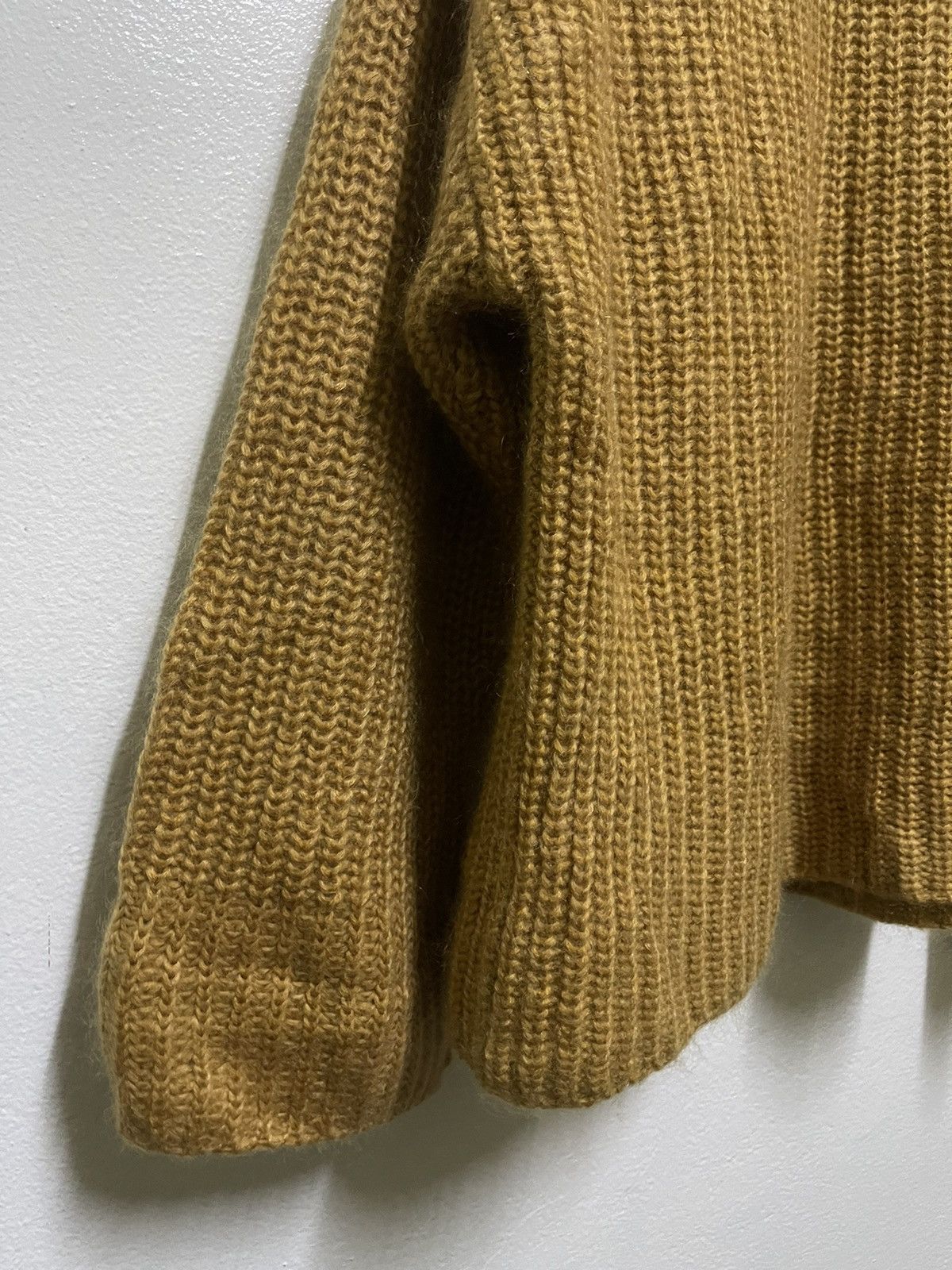 Gucci × Vintage Gucci Turtleneck Knitwear Wool Oversized Size M / US 6-8 / IT 42-44 - 8 Thumbnail