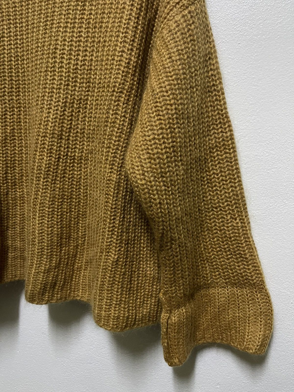 Gucci × Vintage Gucci Turtleneck Knitwear Wool Oversized Size M / US 6-8 / IT 42-44 - 5 Thumbnail