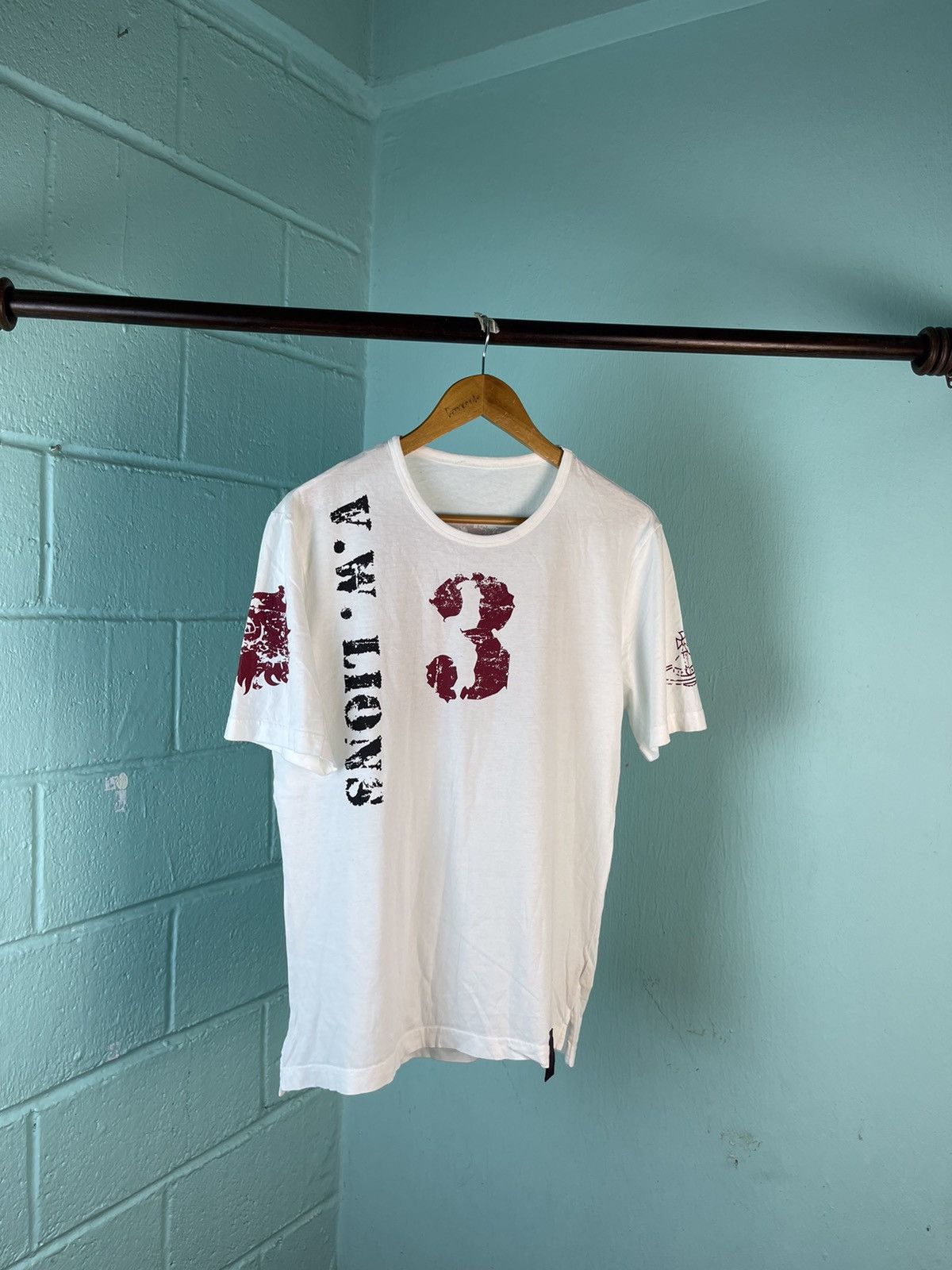 Vivienne Westwood Vivienne Westwood Lions Tee Size US M / EU 48-50 / 2 - 13 Thumbnail