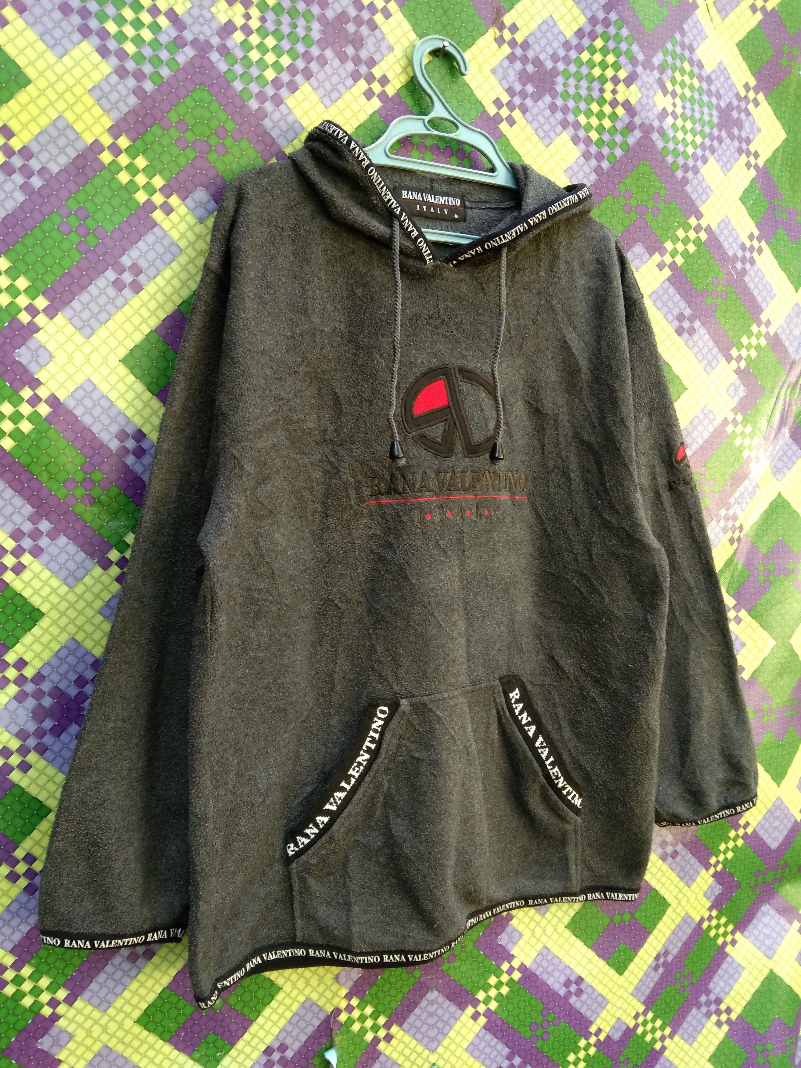 Other VINTAGE RANA VALENTINO FLEECE HOODIE Size US M / EU 48-50 / 2 - 3 Thumbnail