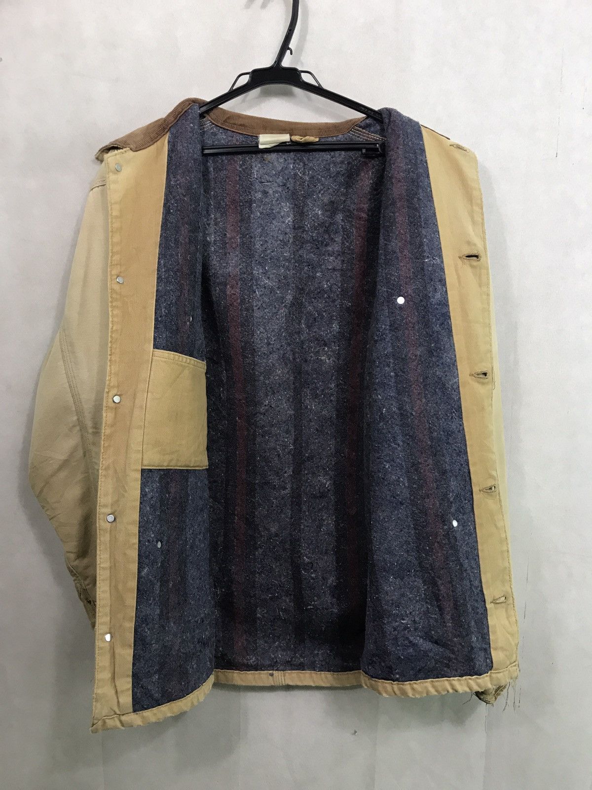 Carhartt RARE VINTAGE CARHARTT DISTRESSED KANYE WEST BLANKET JACKET Size US L / EU 52-54 / 3 - 8 Thumbnail