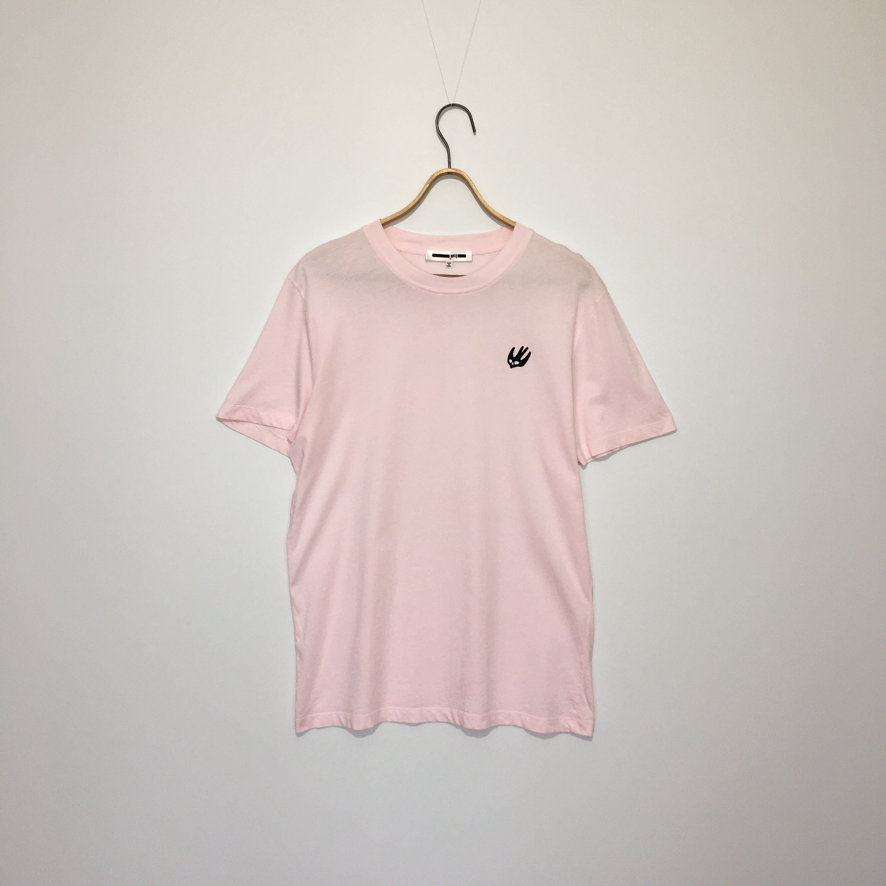 Alexander McQueen × MCQ MCQ by Alexander McQueen Swallow Logo Pink T-Shirt Size M Size US M / EU 48-50 / 2 - 1 Thumbnail
