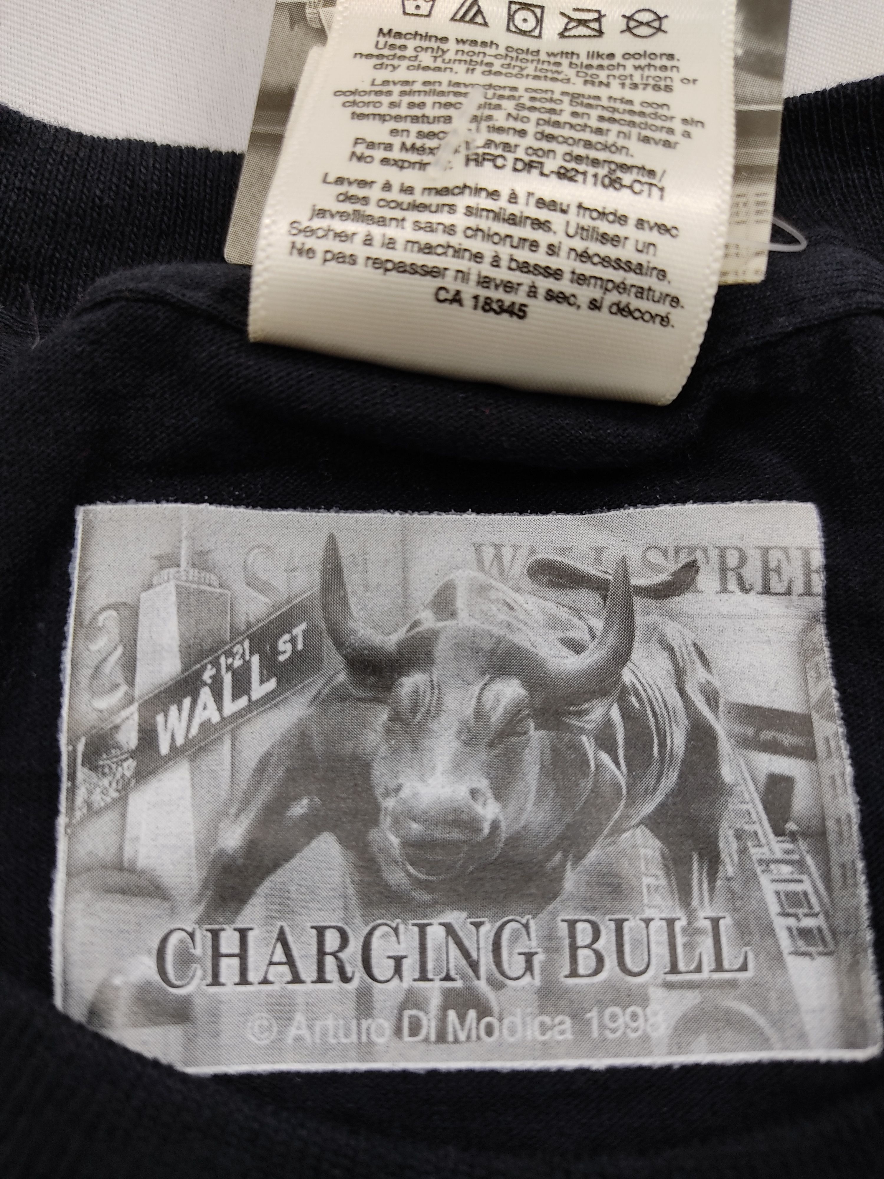 Vintage Vintage 90s Wall Street Charging Bull Arturo Di Monica 1998 Size US S / EU 44-46 / 1 - 4 Thumbnail