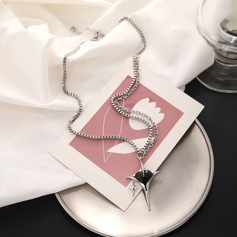 Jewelry Black Heart Chain Star Big Necklace Size ONE SIZE - 1 Thumbnail