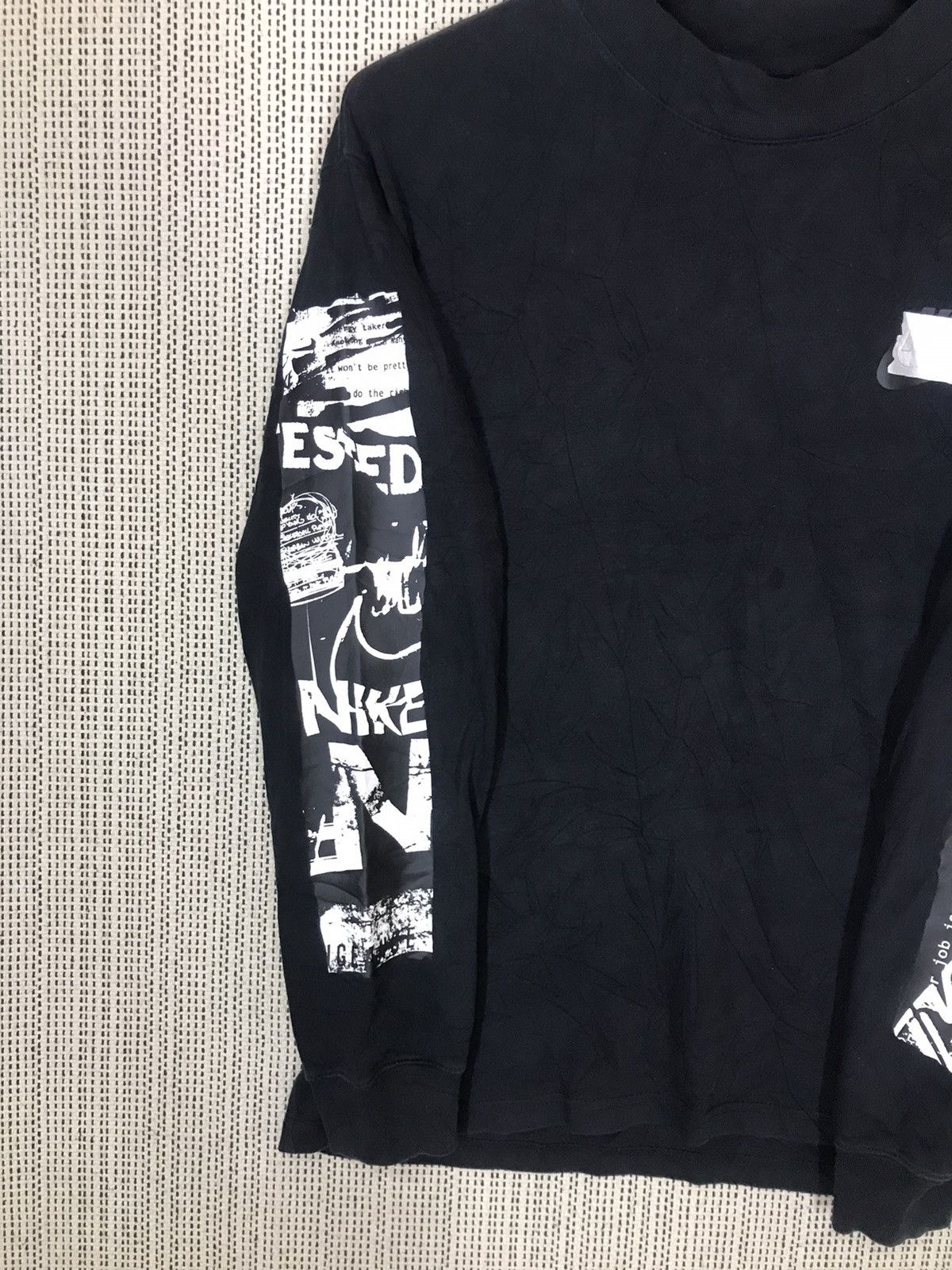 Nike ‼️NIKE FULLPRINTED LONGSLEEVE TSHIRT NICE DESIGN‼️ Size US M / EU 48-50 / 2 - 3 Thumbnail