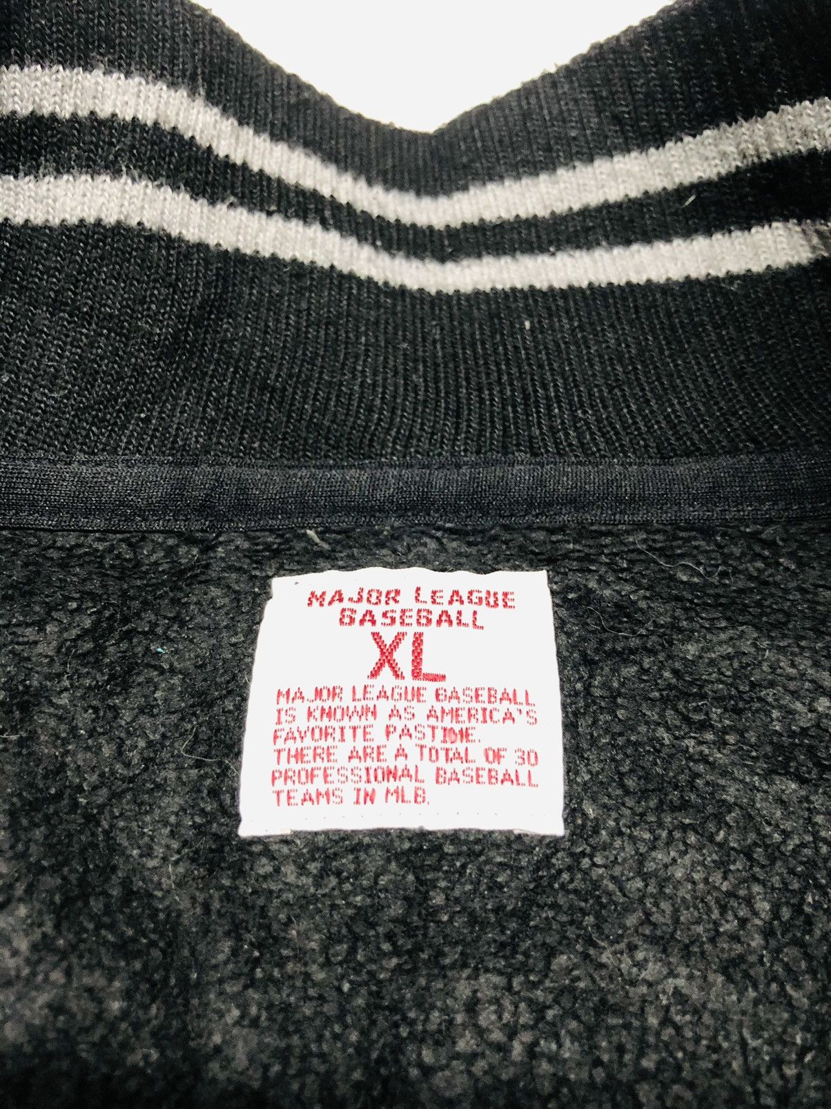 MLB × Uniqlo × Vintage VINTAGE PIRATES MLB X UNIQLO QUARTER ZIPPER FLEECE JAPAN Size US L / EU 52-54 / 3 - 6 Thumbnail