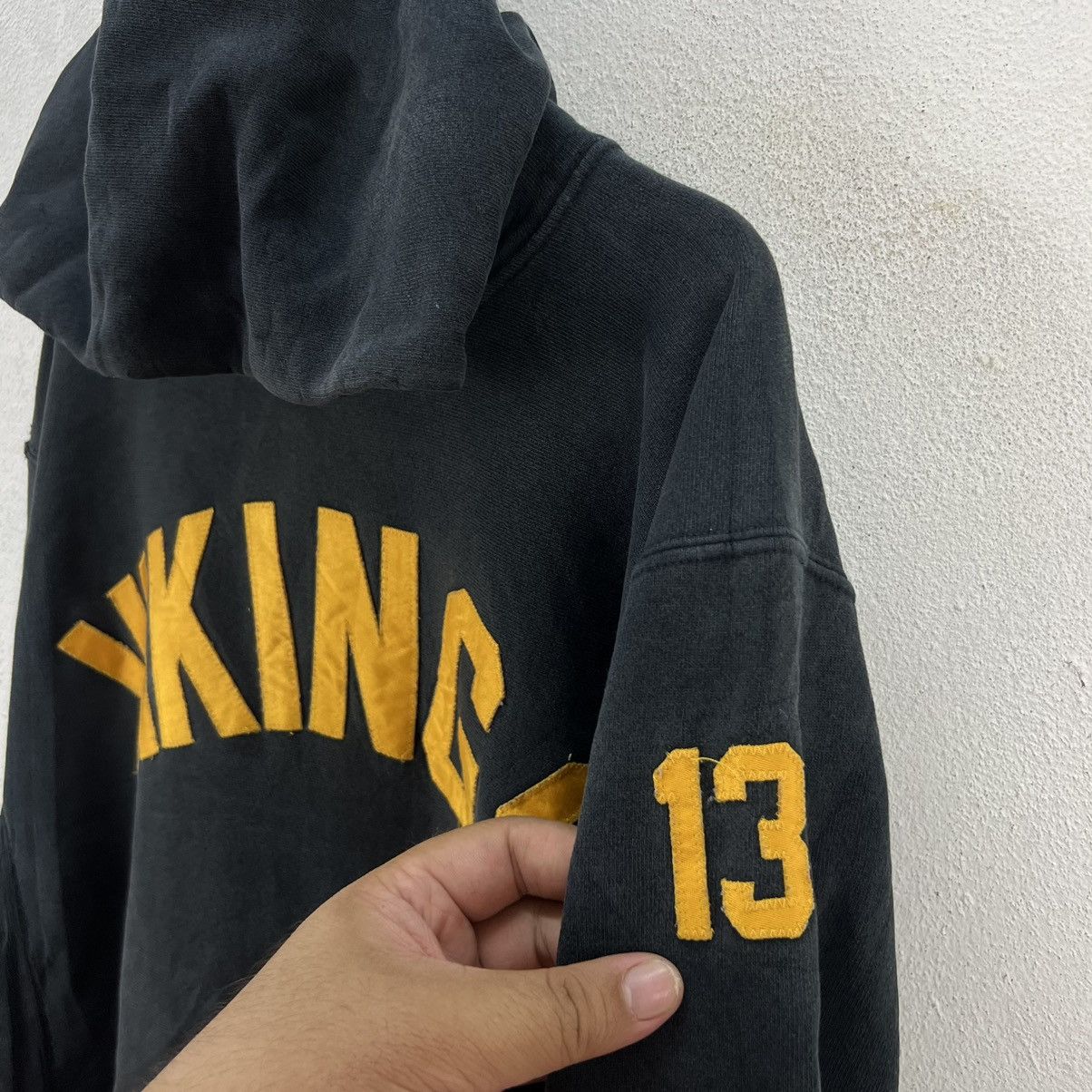 Japanese Brand × Vintage VINTAGE GREY BEAR MADE IN USA VIKINGS BIG LOGO HOODIE Size US XL / EU 56 / 4 - 5 Thumbnail
