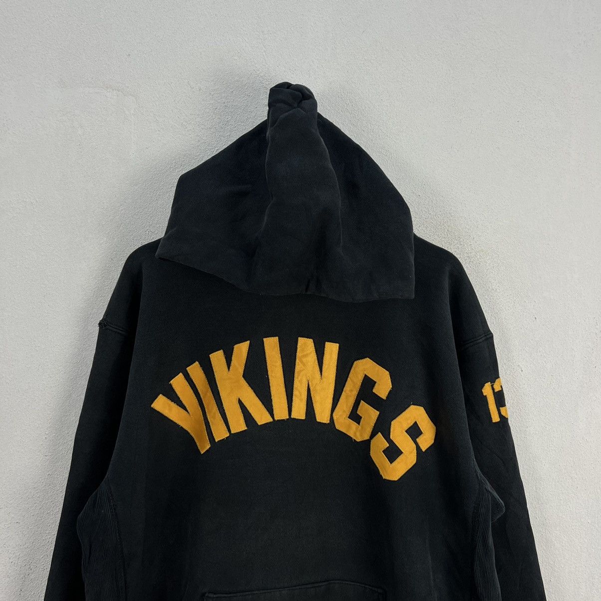 Japanese Brand × Vintage VINTAGE GREY BEAR MADE IN USA VIKINGS BIG LOGO HOODIE Size US XL / EU 56 / 4 - 4 Thumbnail