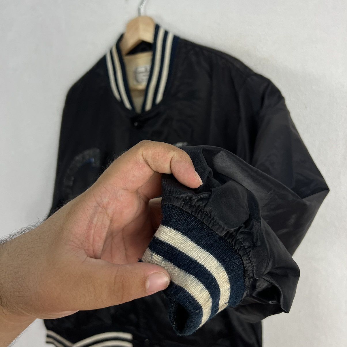Japanese Brand VINTAGE BOMBER JACKET SATIN COTTONG POLICE BIG LOGO Size US L / EU 52-54 / 3 - 6 Thumbnail