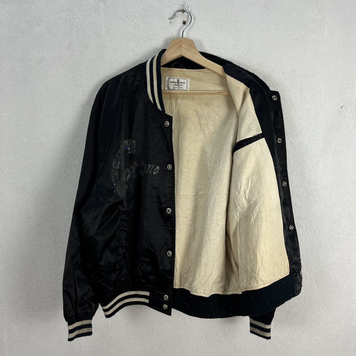 Japanese Brand VINTAGE BOMBER JACKET SATIN COTTONG POLICE BIG LOGO Size US L / EU 52-54 / 3 - 10 Thumbnail